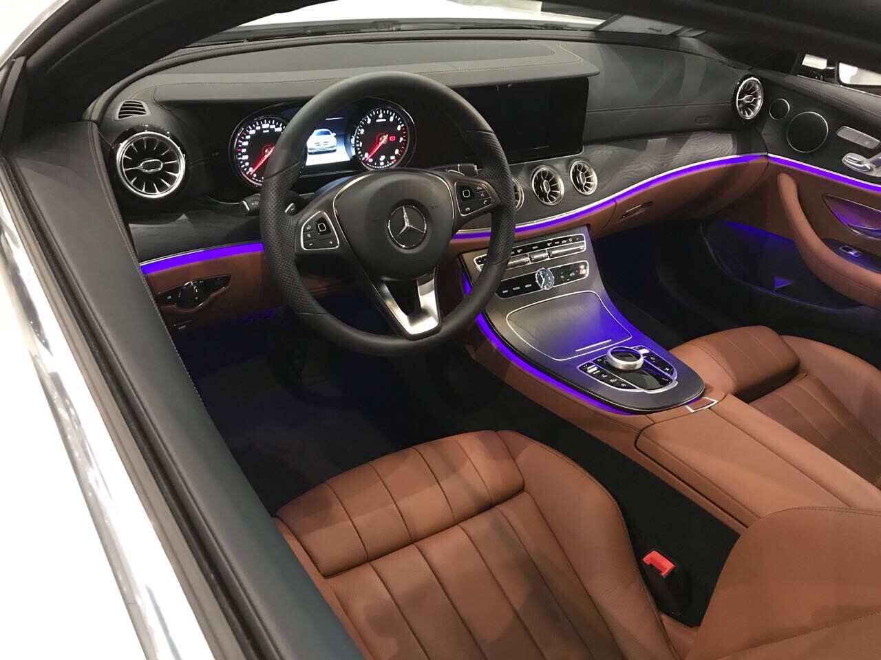 Mercedes e200 Coupe вертикально