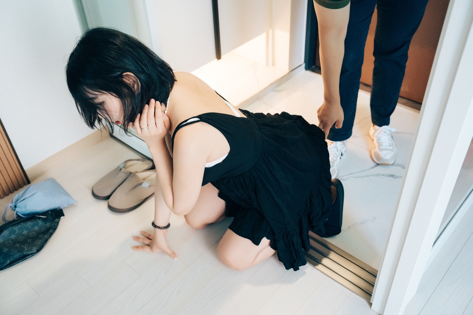 ZIA.Kwon 권지아, [Loozy] With Delivery Man Set.01 19