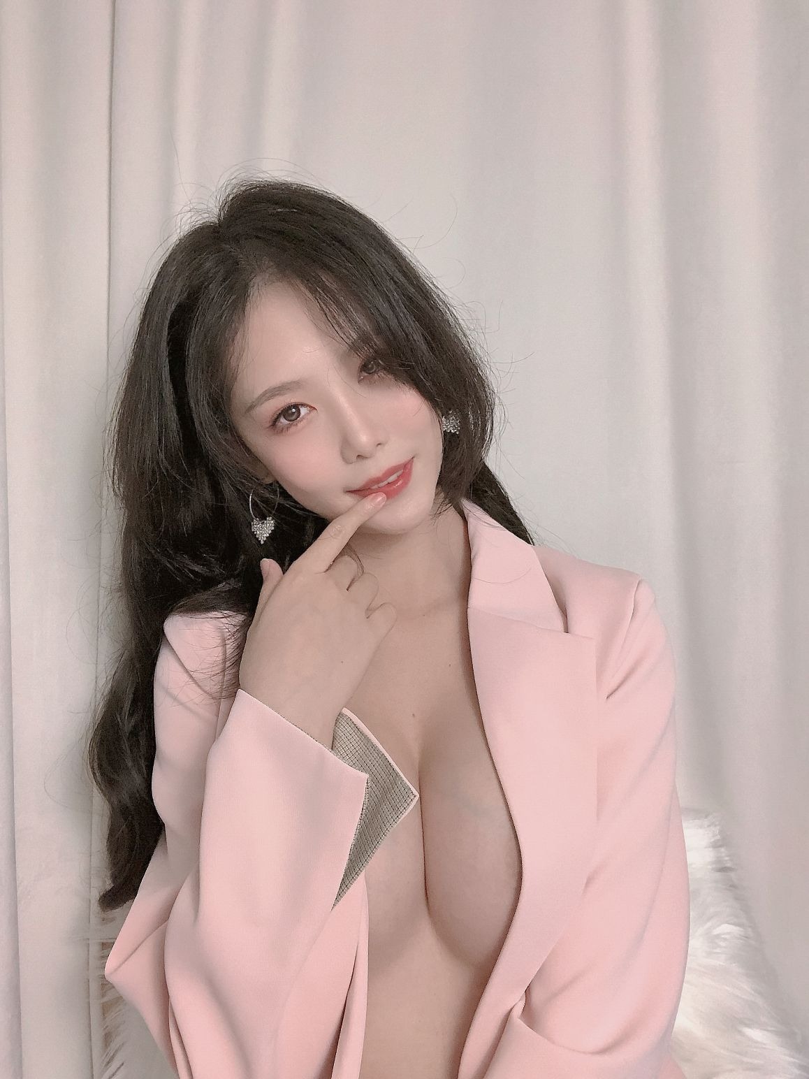 抖娘利世-粉色西装 [26P] 14