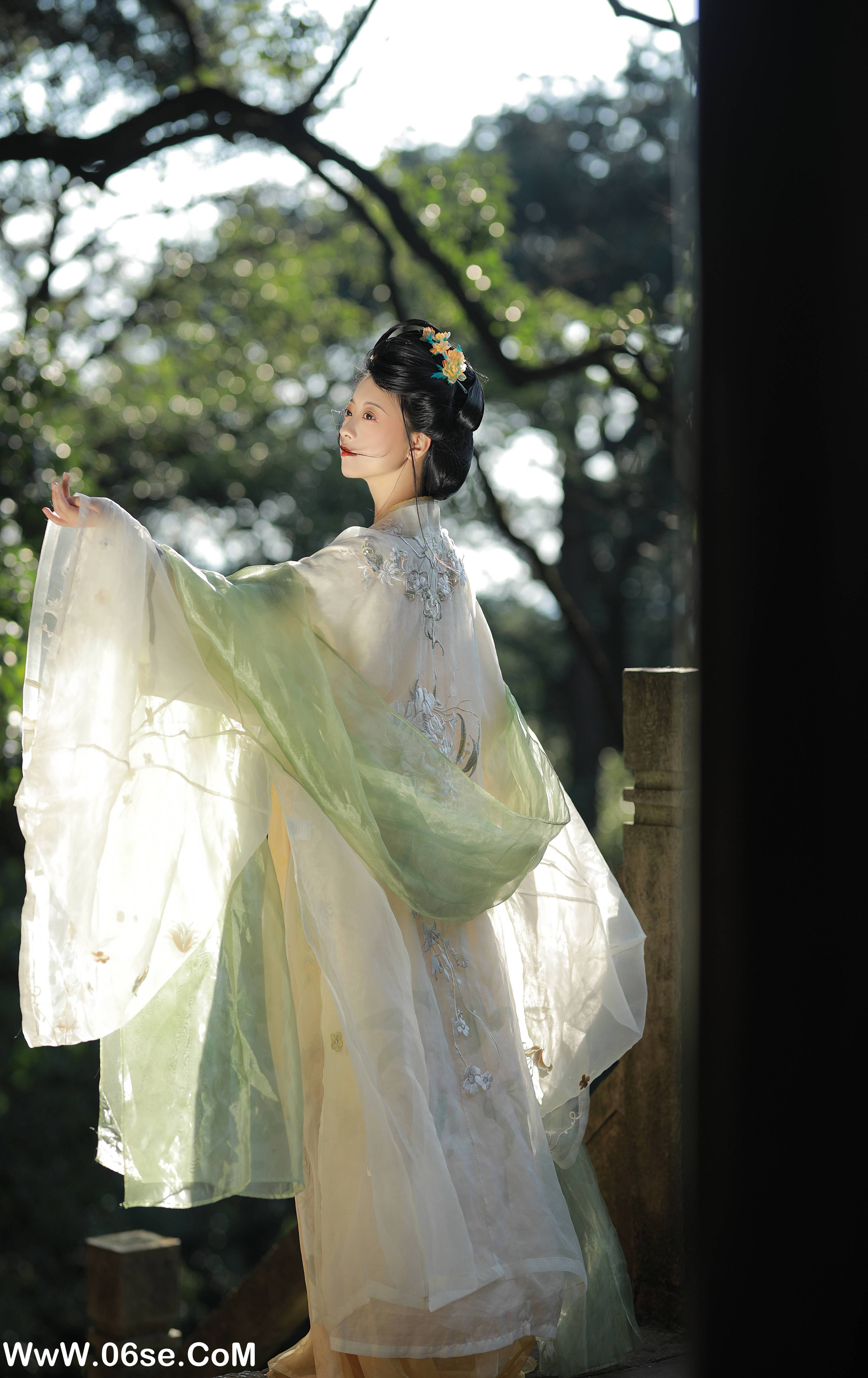 图片[26]-[YITUYU艺图语]2022.12.29 秋色如画 YunFleur[37+1P／700MB]-六色网