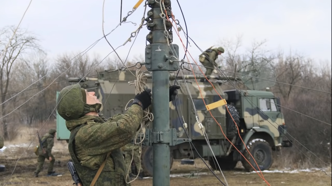 Октябрь связь. Развертывание аппаратной р166. Аппаратные полевых узлов связи. Развертывание связистов. Р 166 развертывание.