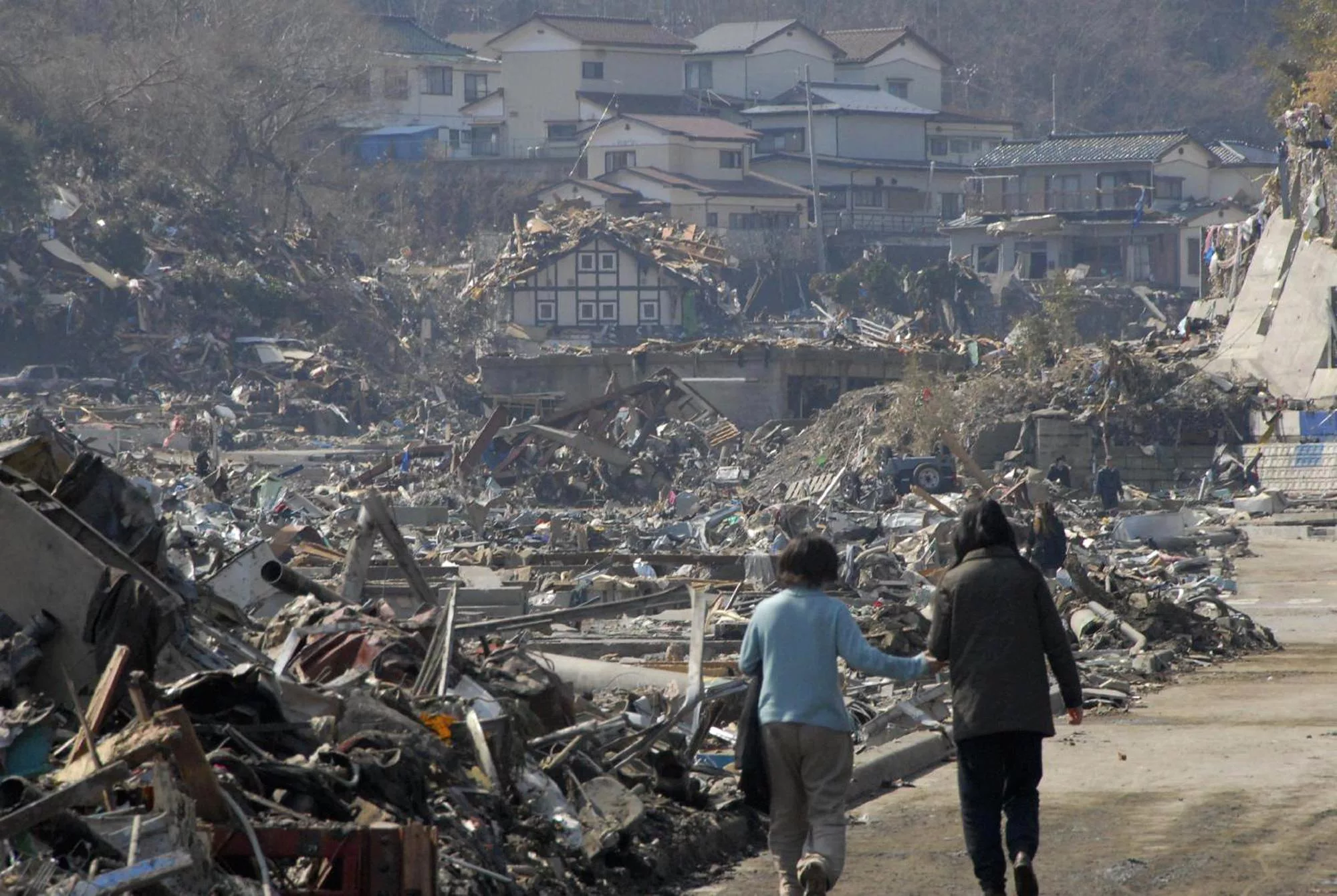 The earthquake in japan calls. ЦУНАМИ Фукусима 2011. Землетрясение и ЦУНАМИ В Японии в 2011 году. Землетрясение в Токио 2011.