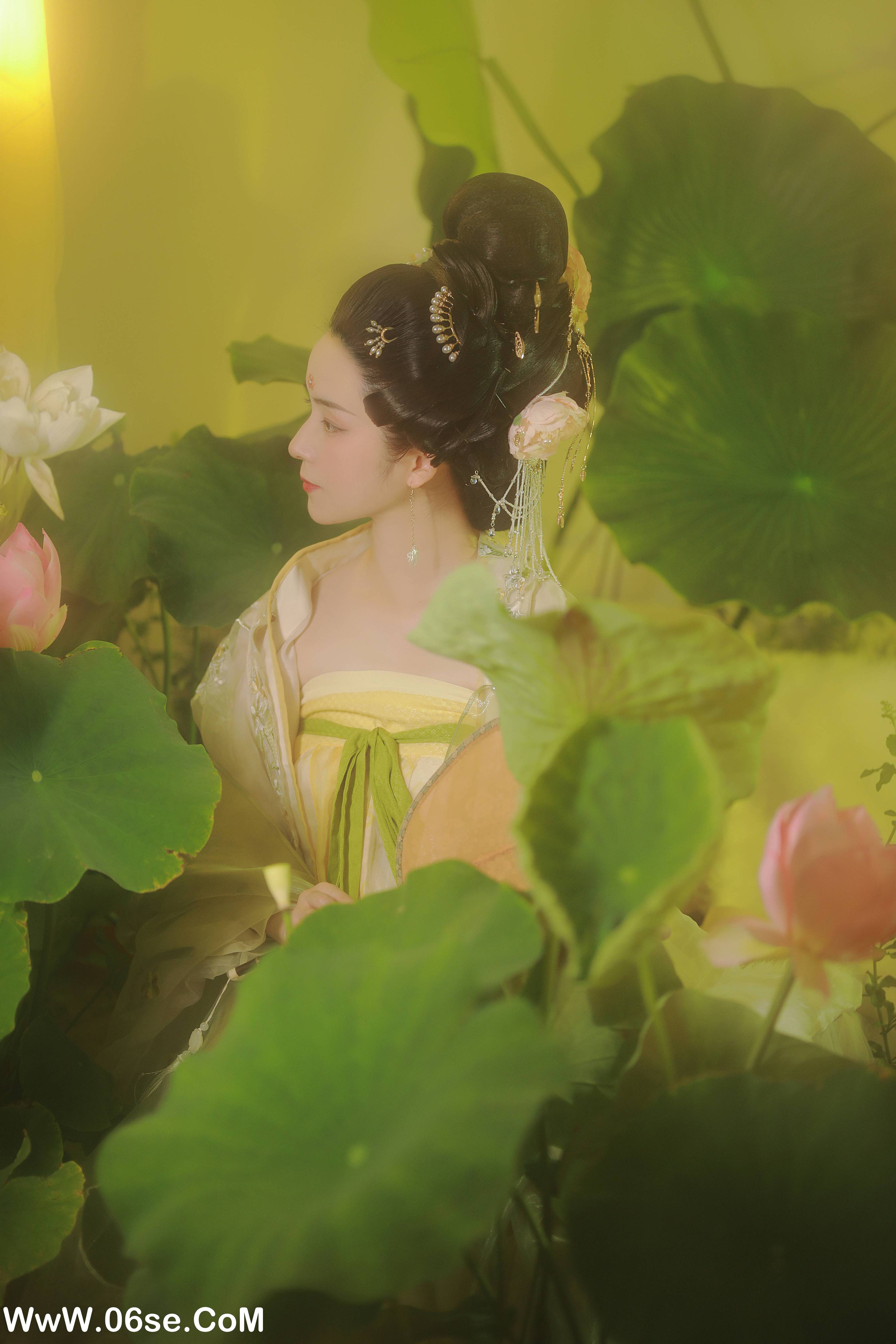 图片[28]-[YITUYU艺图语]2022.09.09 云想衣裳花想容 也清秋[31+1P／681MB]-六色网