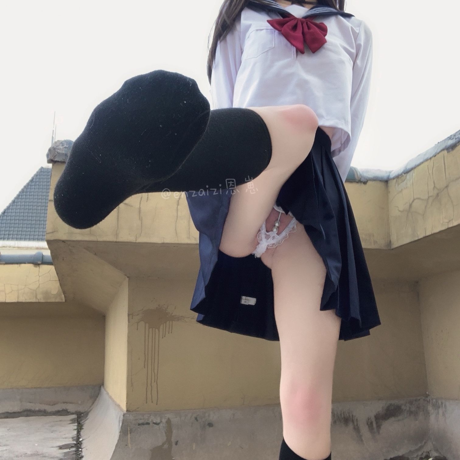 恩崽-天台水手服 59