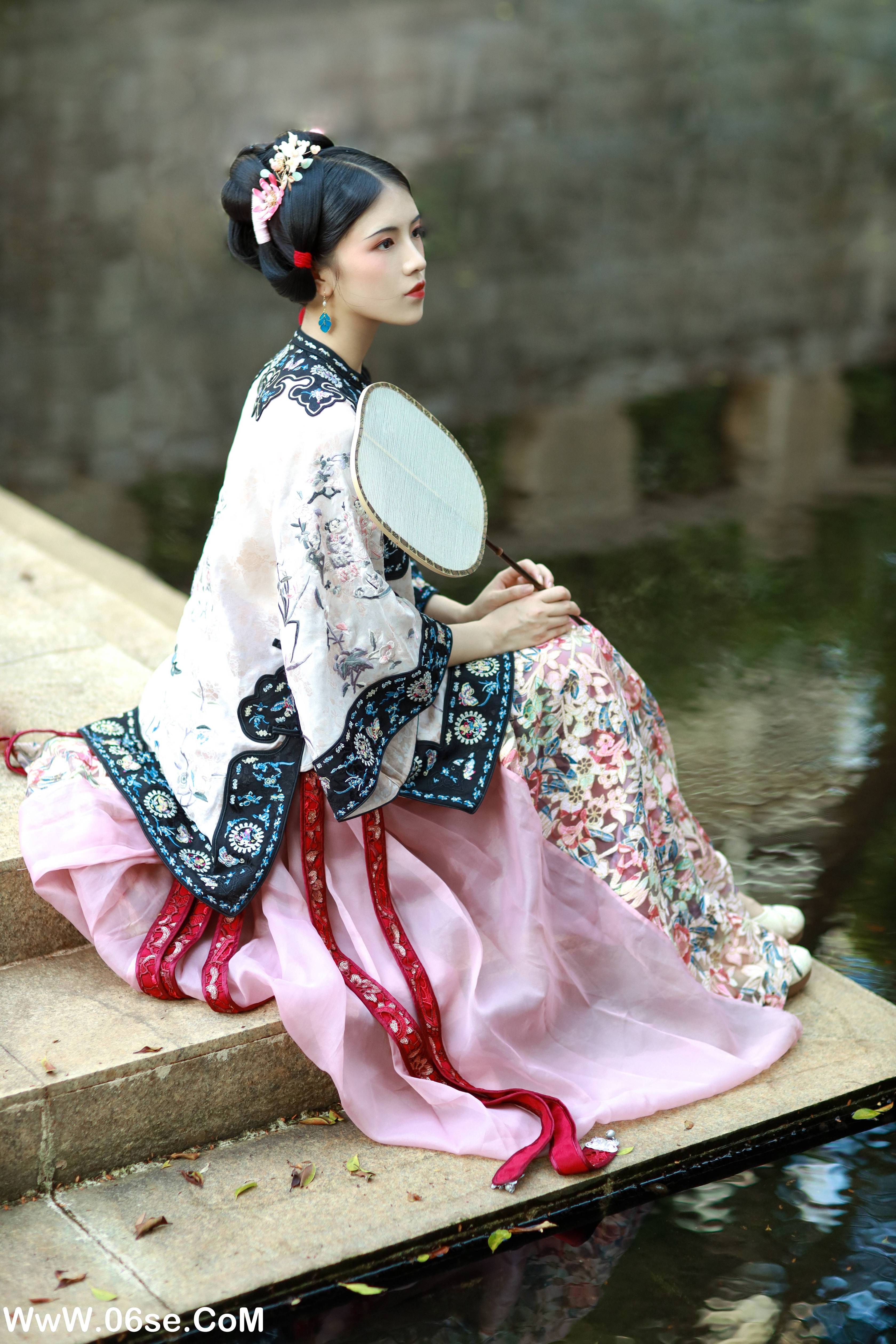 图片[24]-[YITUYU艺图语]2022.10.03 清汉女 _喵喵家的小鱼干_[29+1P／424MB]-六色网