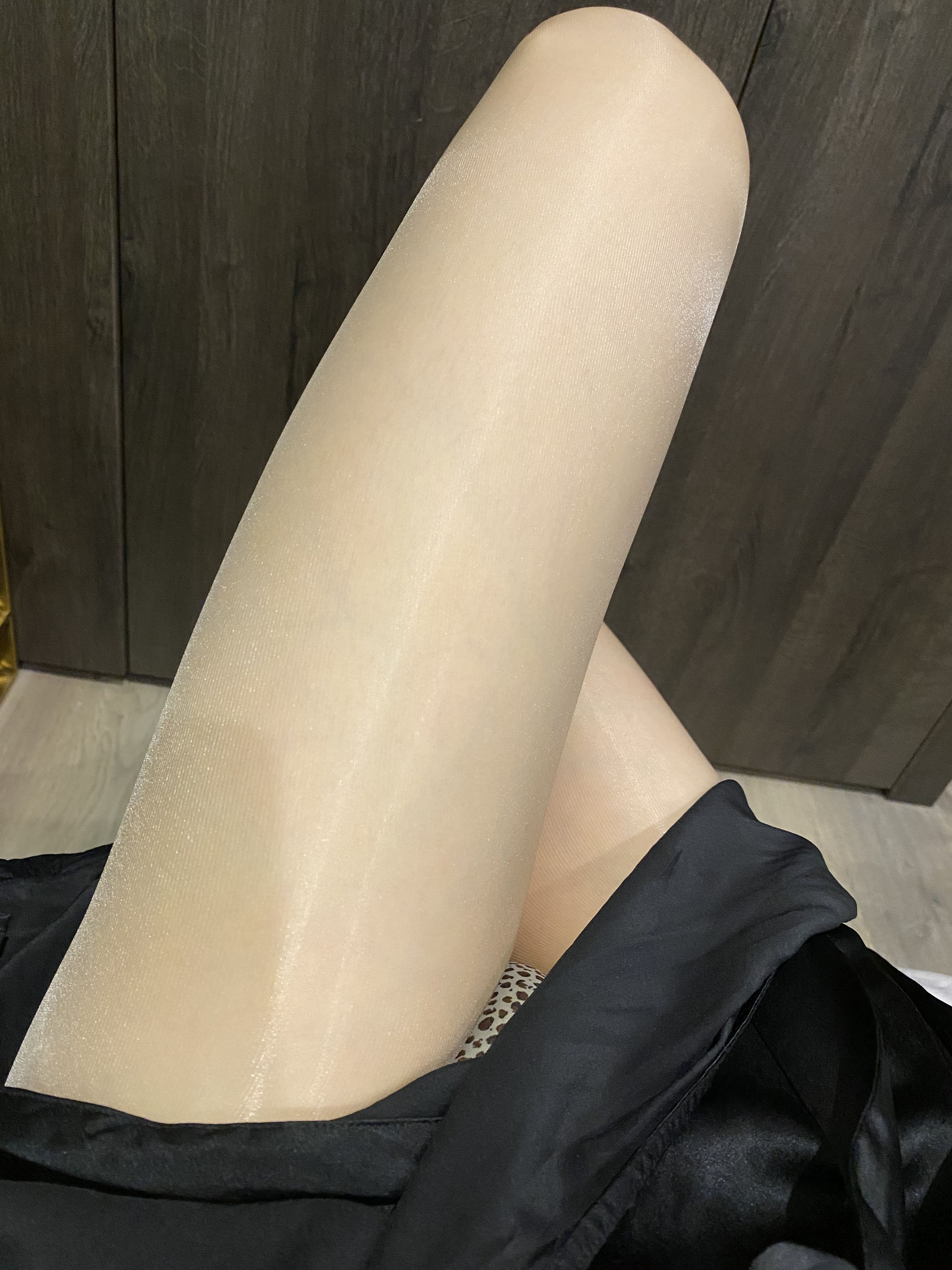 [福利COS]_丝足博主麋鹿_Monroe_2020.08.29_亮是一种态度-写真图集共19P 3