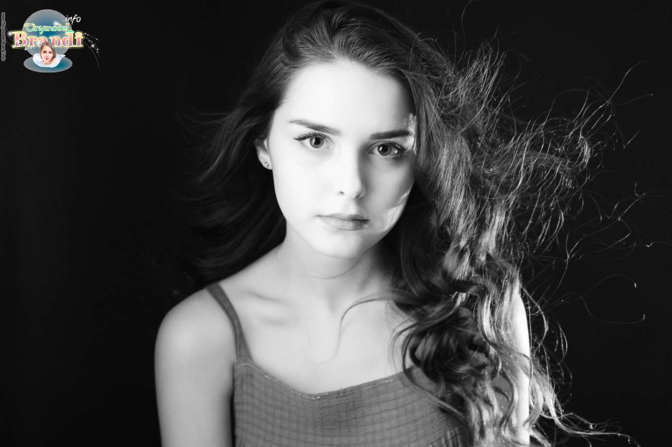 [Image: a6600a173275caf262ee8.jpg]