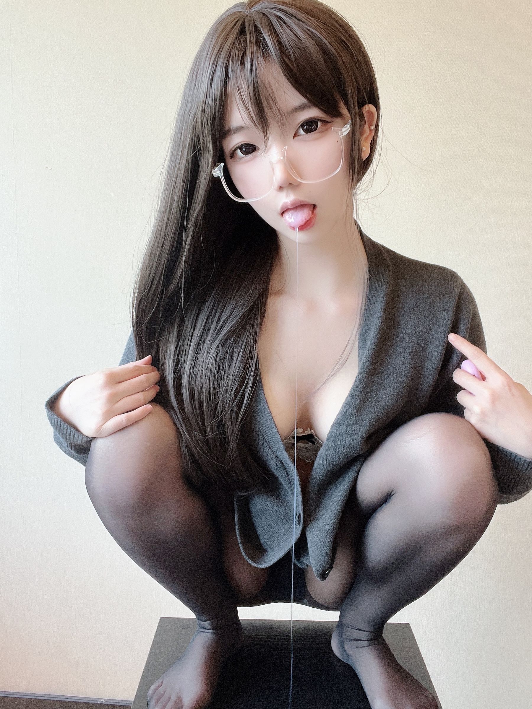 [福利COS]_莉犬酱_-_黑丝白蕾丝-写真图集共47P 9