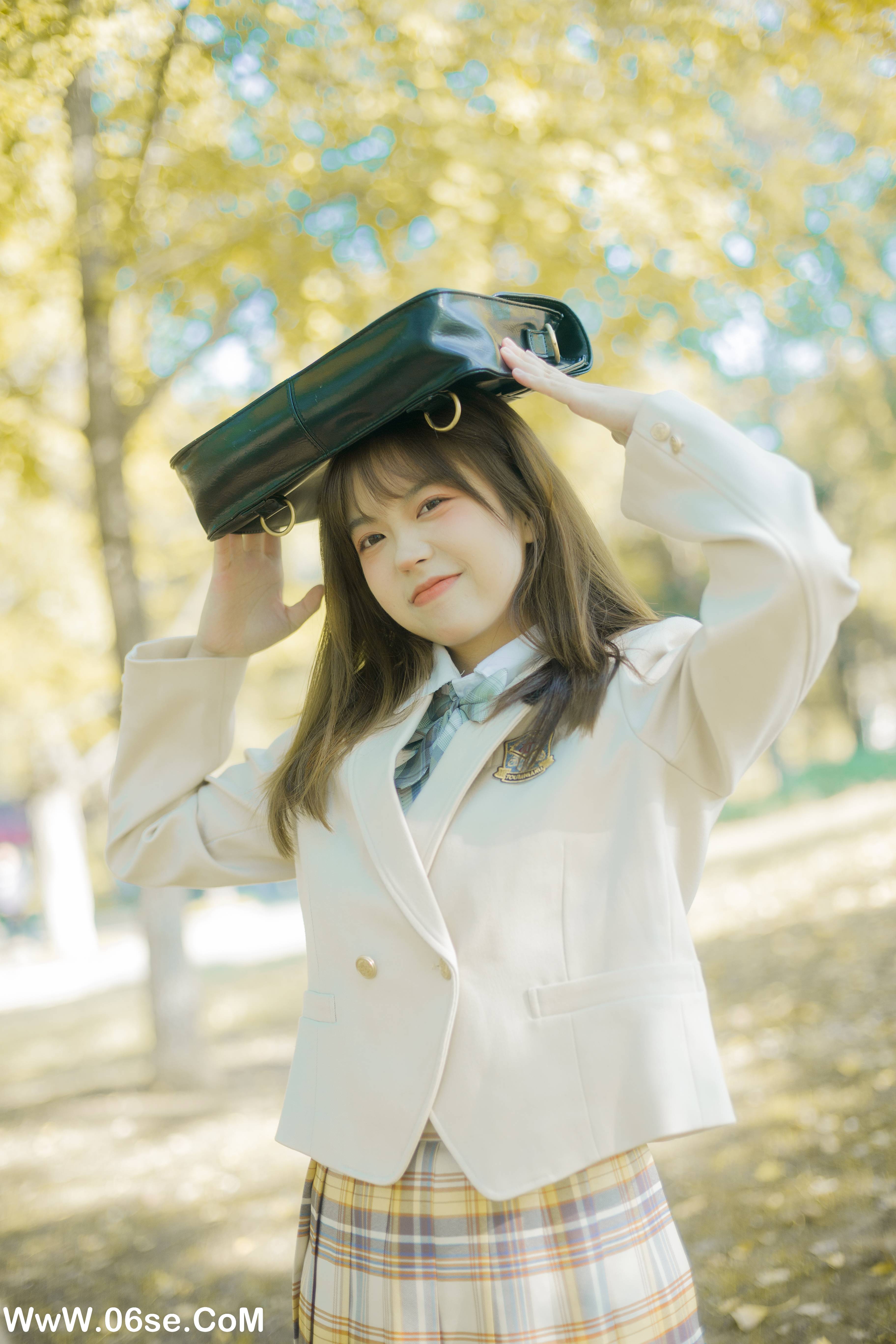 图片[38]-[YITUYU艺图语]2022.11.21 奶油味的秋 哈吉麻花[37+1P／355MB]-六色网