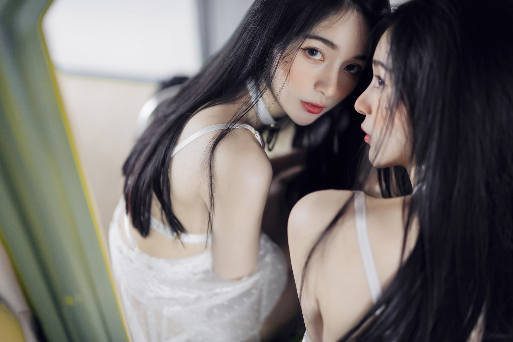 仙仙辰久違單人寫真?誠意超豐富寫真，全裸拍攝加六套服裝，爆炸性感女友系辰辰 Vol.02 46