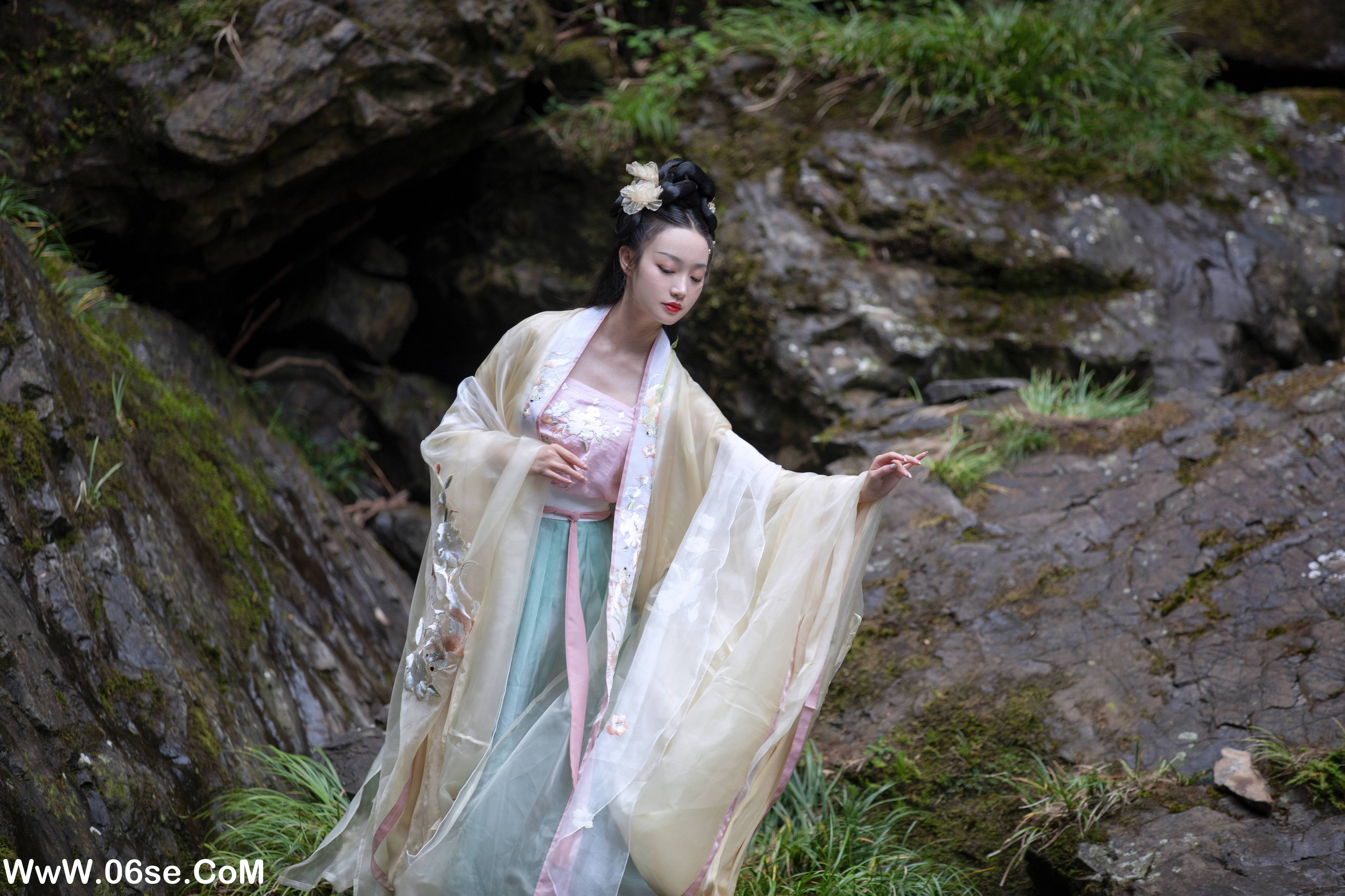 图片[22]-[YITUYU艺图语]2022.09.24 天河 凌子兮[23+1P／419MB]-六色网