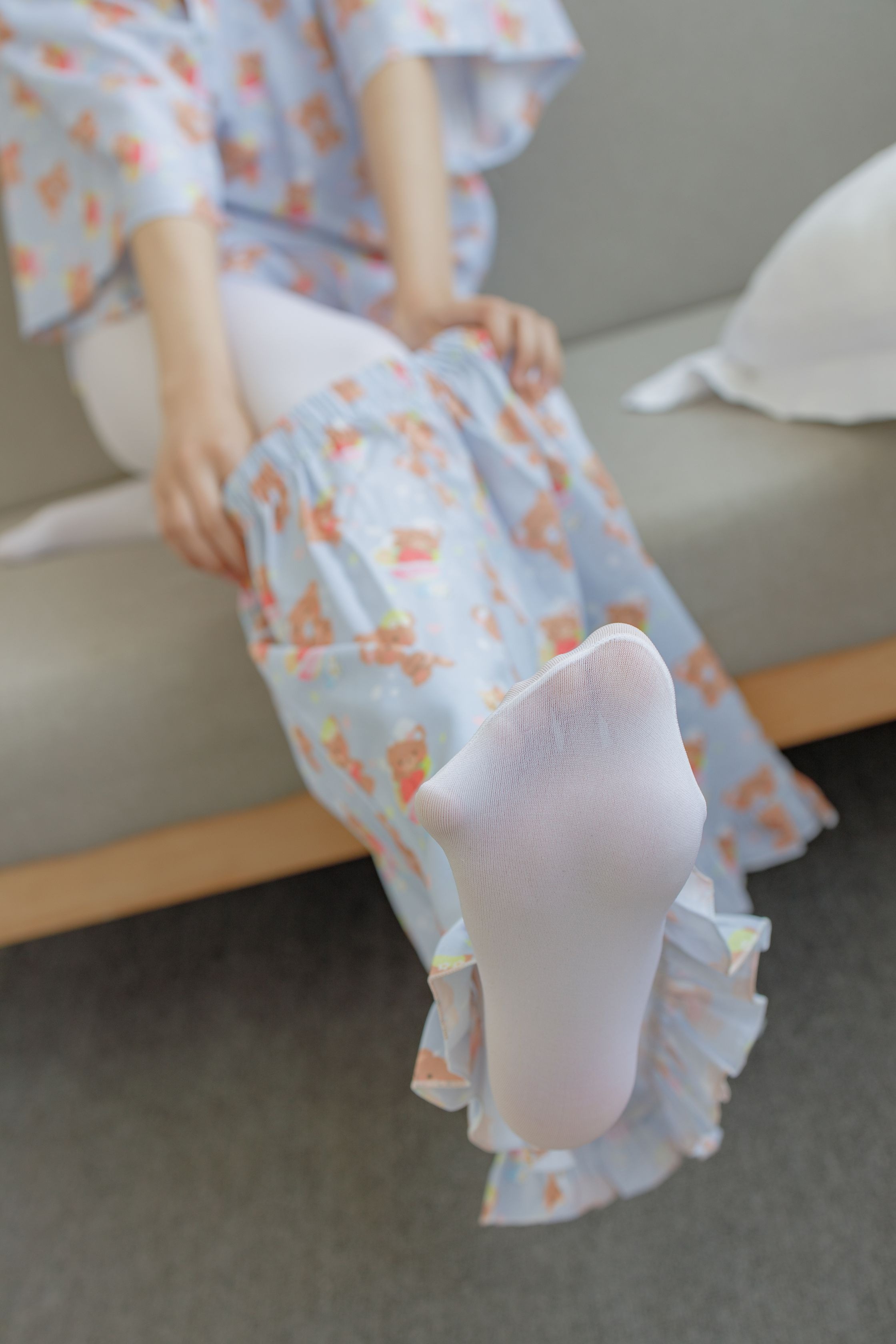 森萝财团 内部 006 沙发上诱人的白丝美少女 [113P1V3.61G] 41