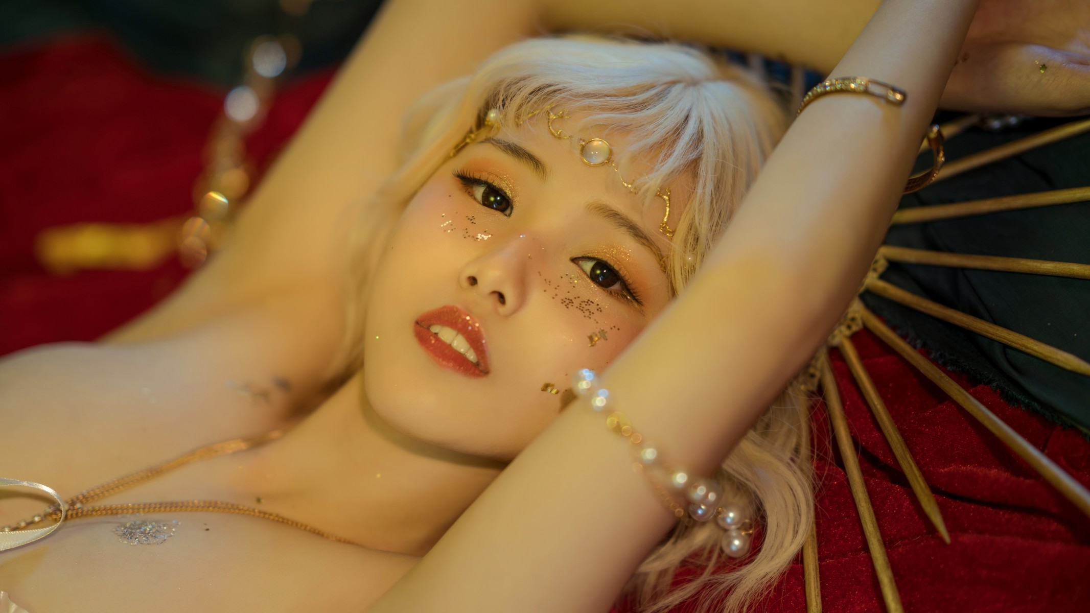 Cosplay 七月喵子 献上王的冠冕 13