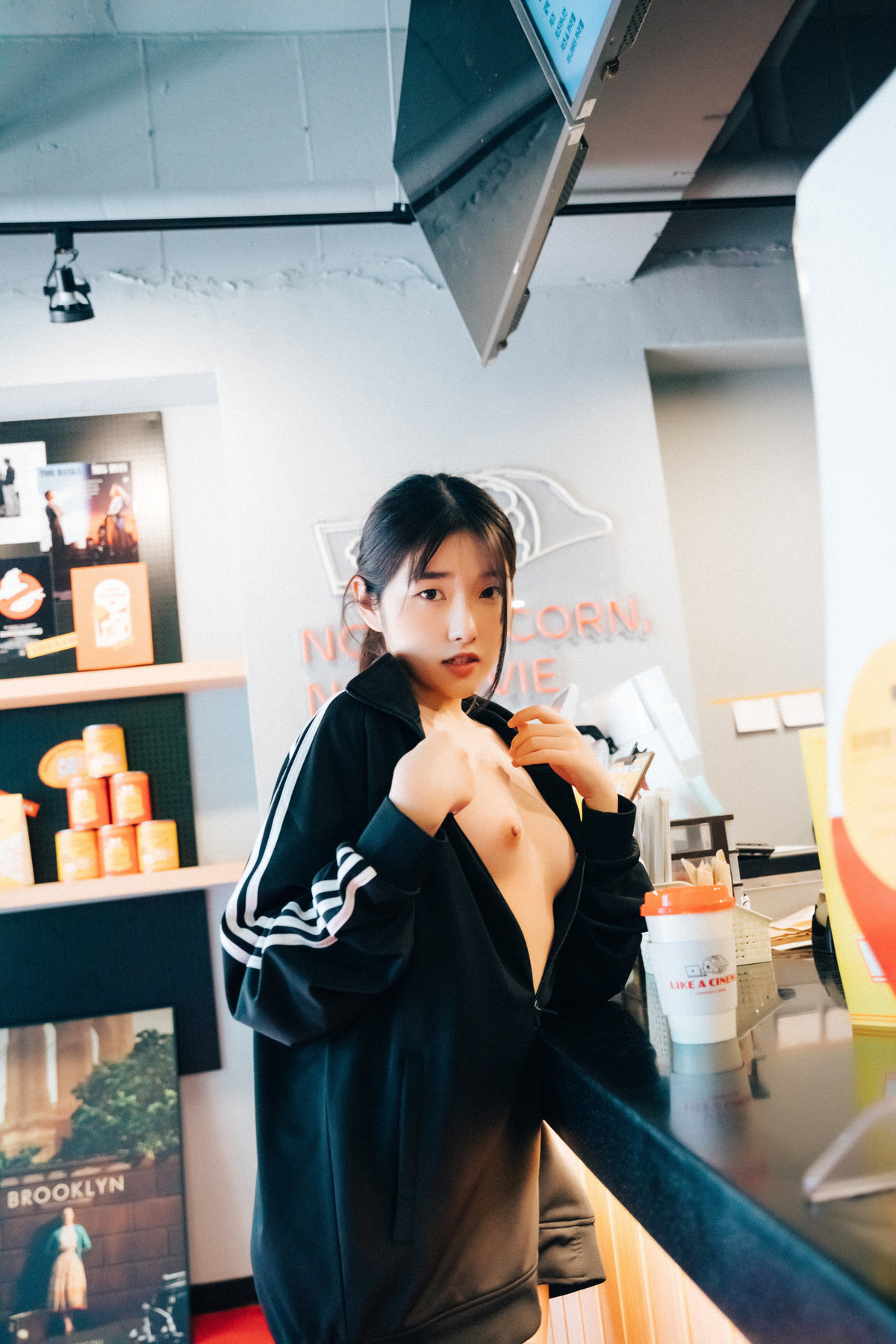 Sonson 손손, [Loozy] Cinema Girl (+S.Ver) Set.02 7
