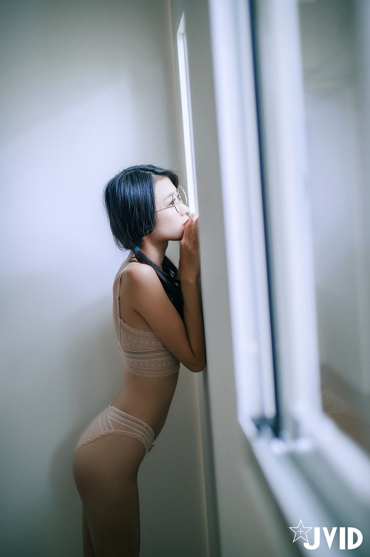 JVID精品 高顏值甜美學妹誘惑?清純校花?放學後的教室，學妹說她喜歡我 Vol.01 43