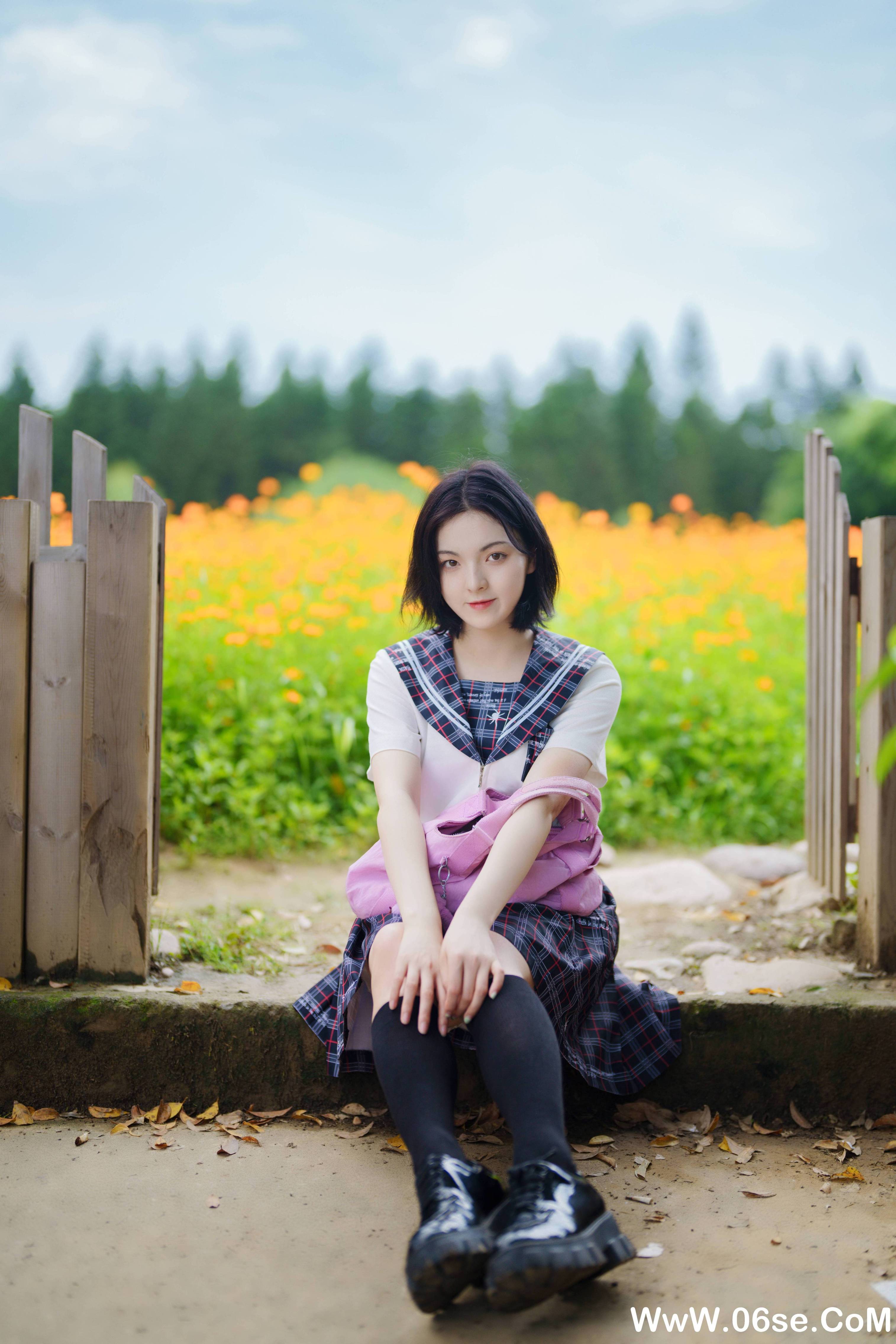 图片[15]-[YITUYU艺图语]2021.11.12 花田里的JK少女 dudu[50+1P／0.98GB]-六色网