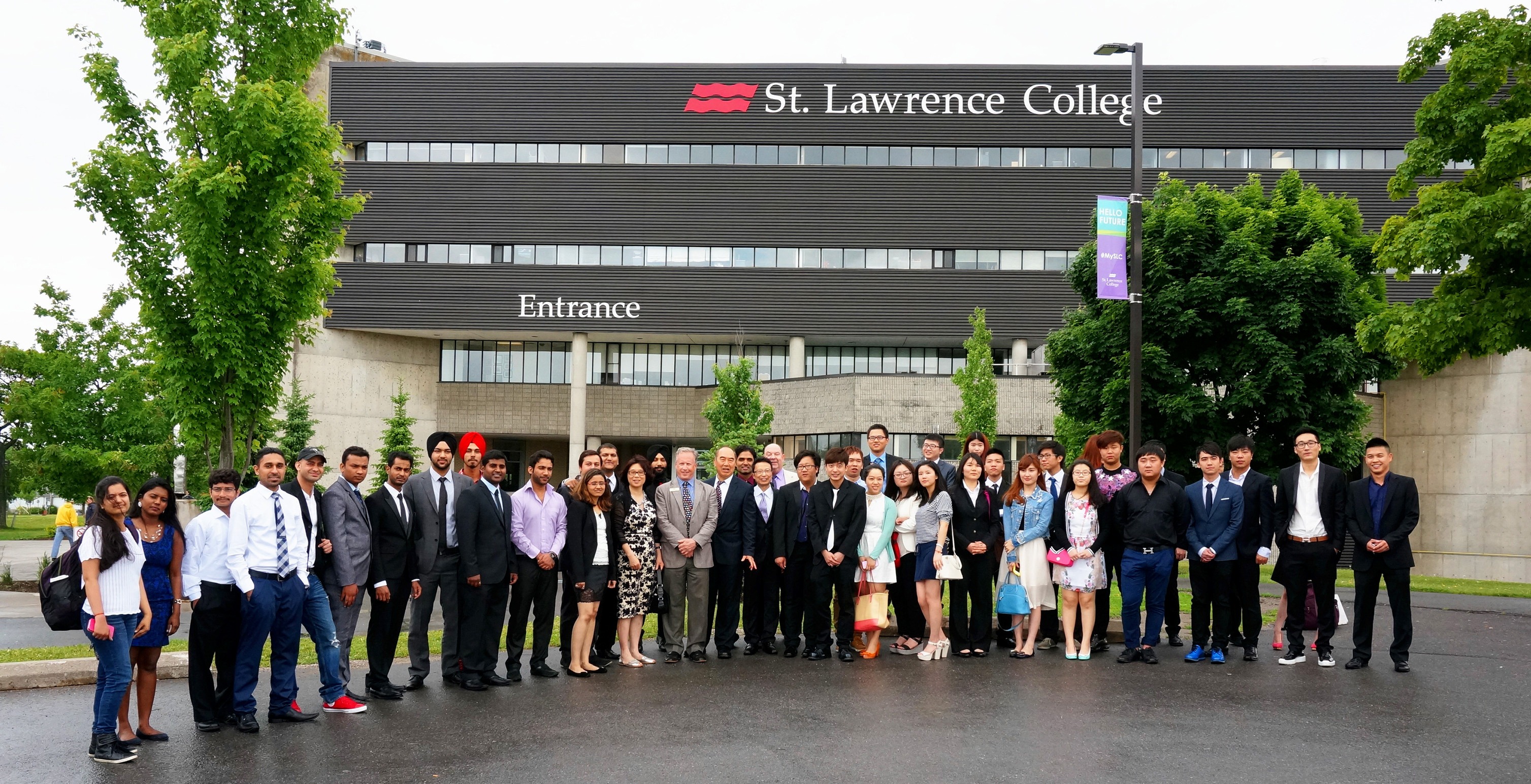 Смартнейшн колледж. Колледж Сары Лоуренс. St. Lawrence College Canada. The St. Lawrence. Колледж в Канаде.