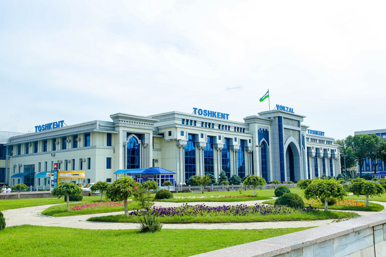 Chiroyli rus qizlarining yalangoch fotosuratlari