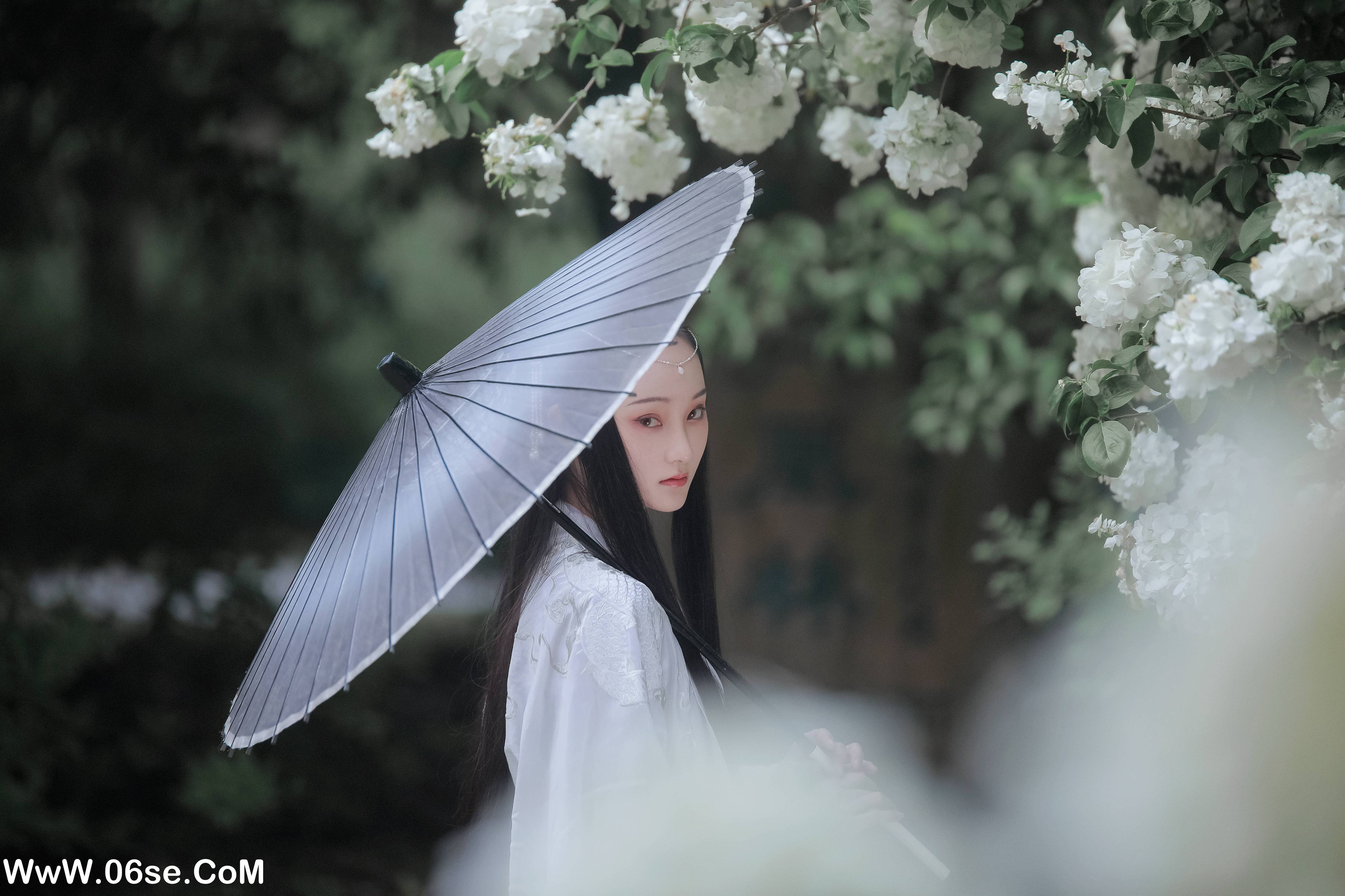 图片[5]-[YITUYU艺图语]2022.06.15 琼花并貌 云之是小狐狸吖[22P-495.57MB]-六色网