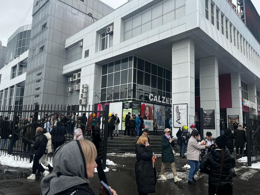Эвакуация в торговом центре на Ким Ю Чена в Хабаровске