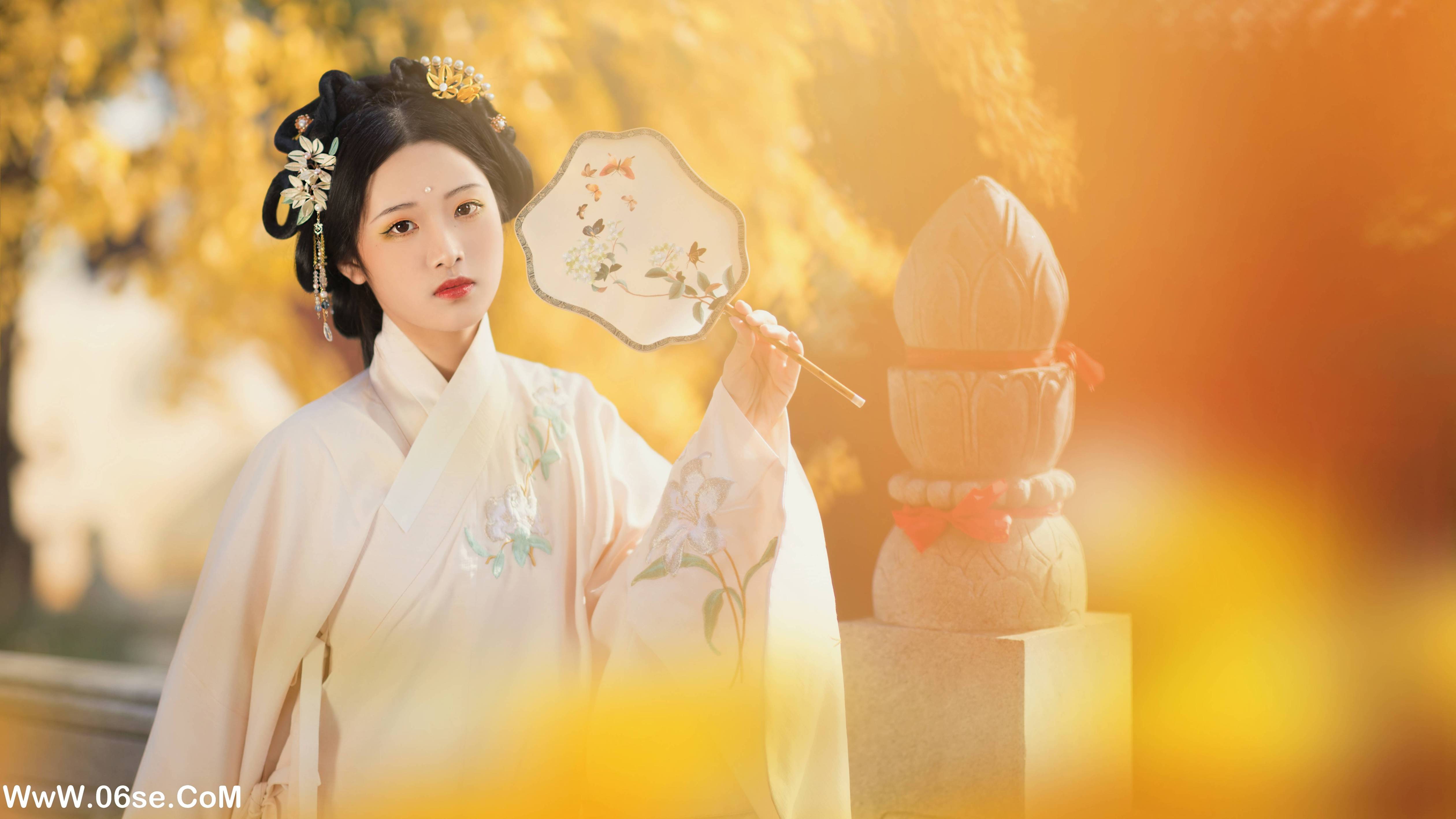 图片[4]-[YITUYU艺图语]2022.12.28 始觉秋风还 是蝶绪咩[19+1P／173MB]-六色网