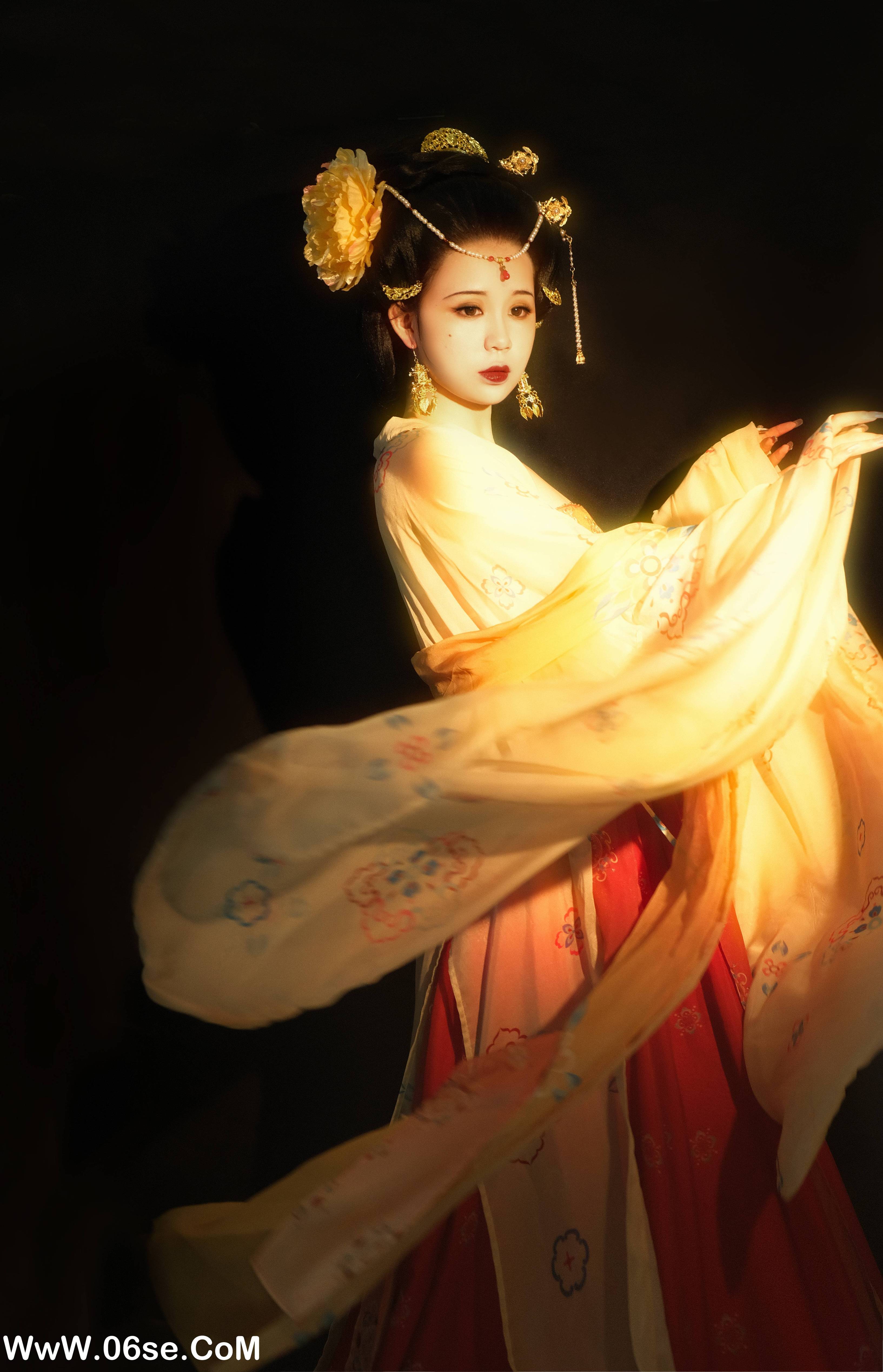 图片[3]-[YITUYU艺图语]2022.09.16 露华浓 一只高高[23+1P／466MB]-六色网