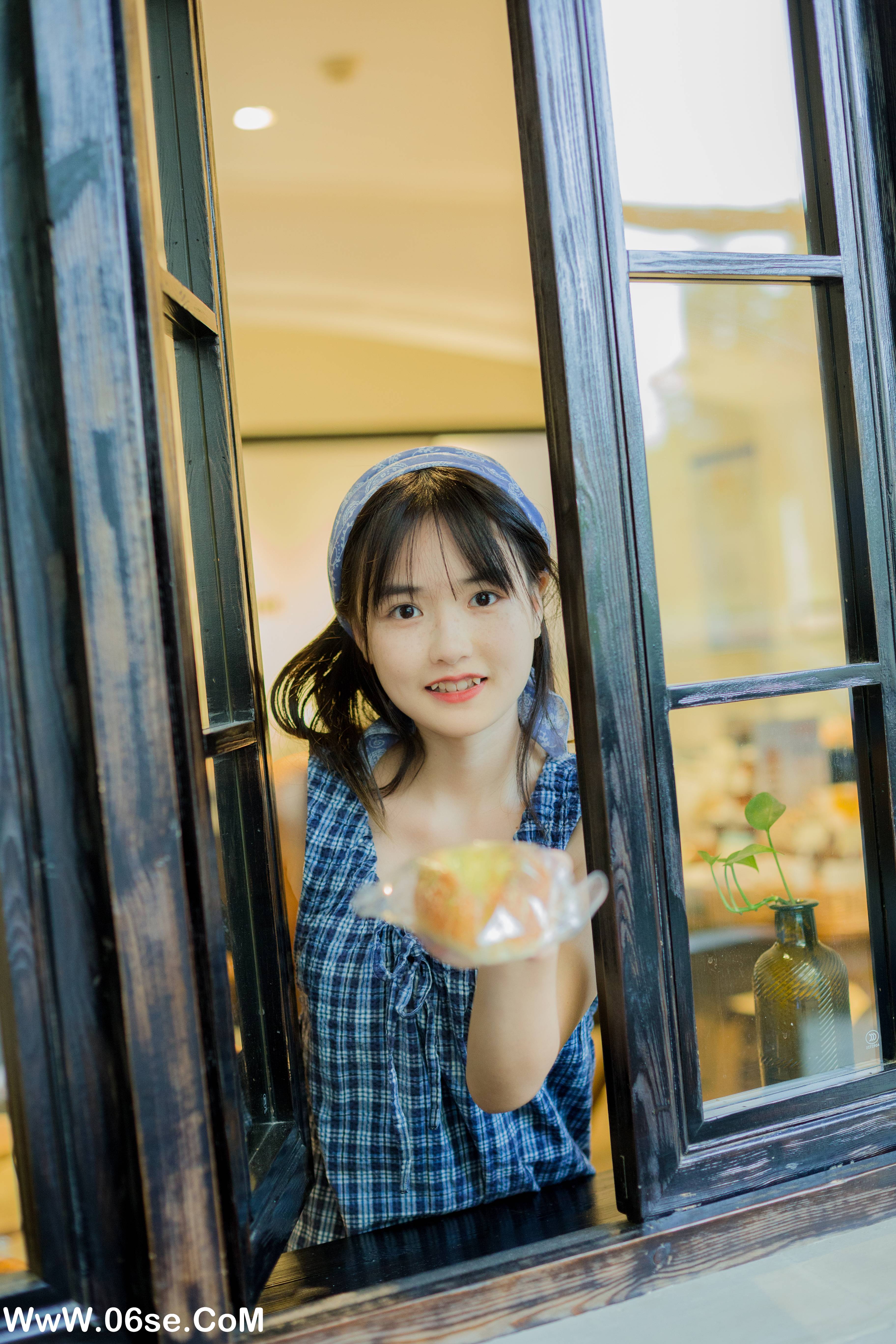 图片[32]-[YITUYU艺图语]2022.10.17 面包店打工日 小怡妹妹cute[33+1P／433MB]-六色网