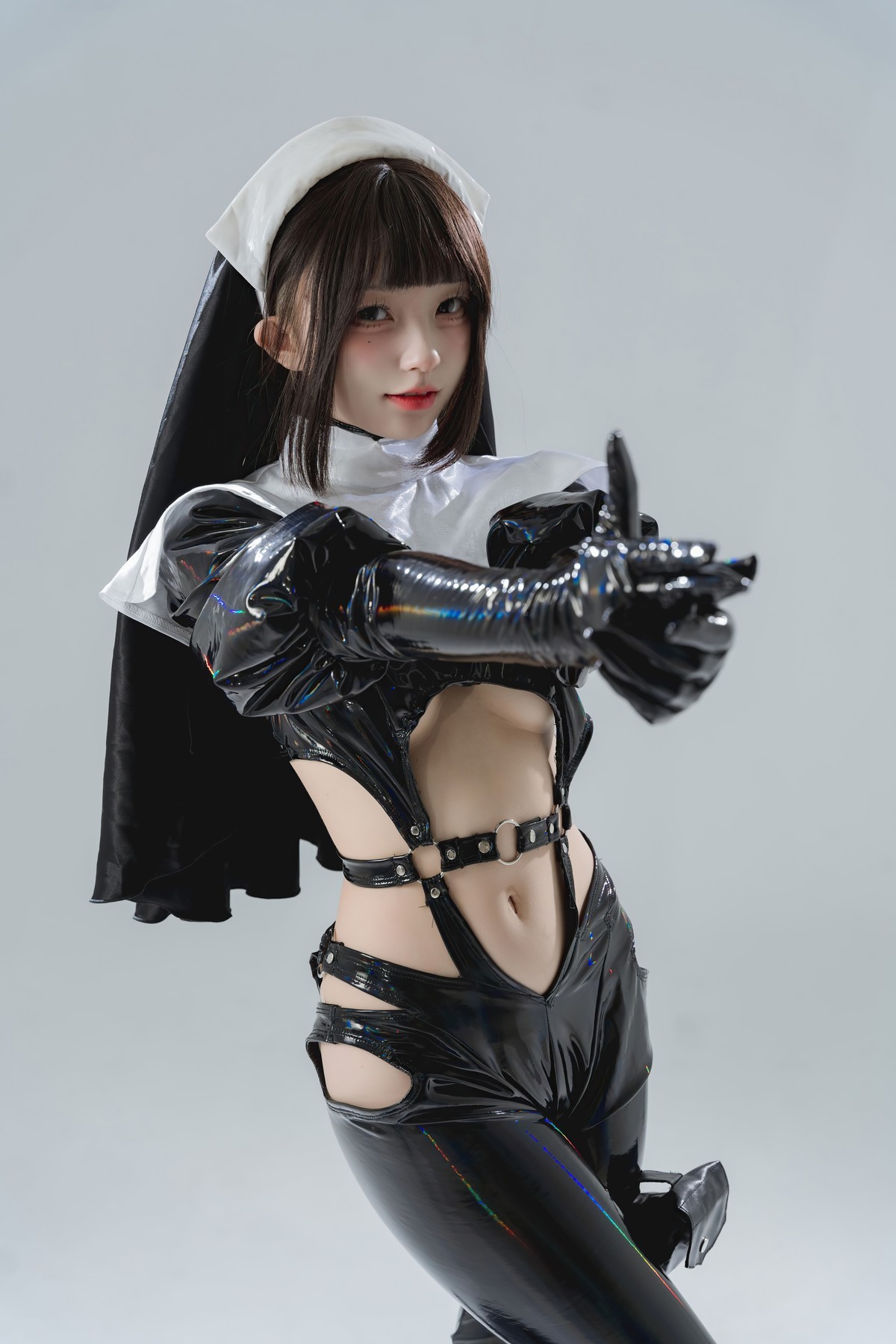 Cosplay 花铃 漆皮修女 5