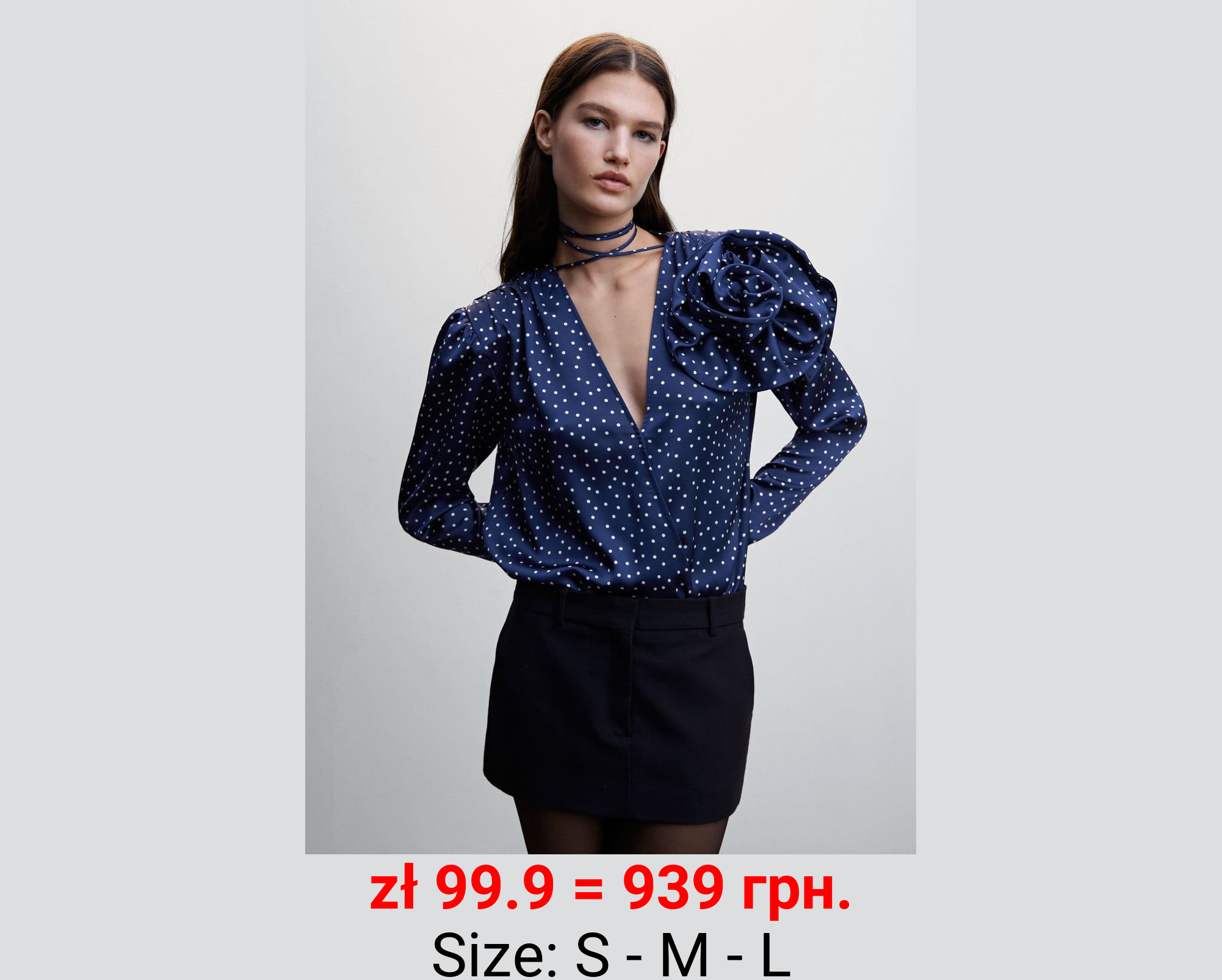 Blusa satinada topos flor