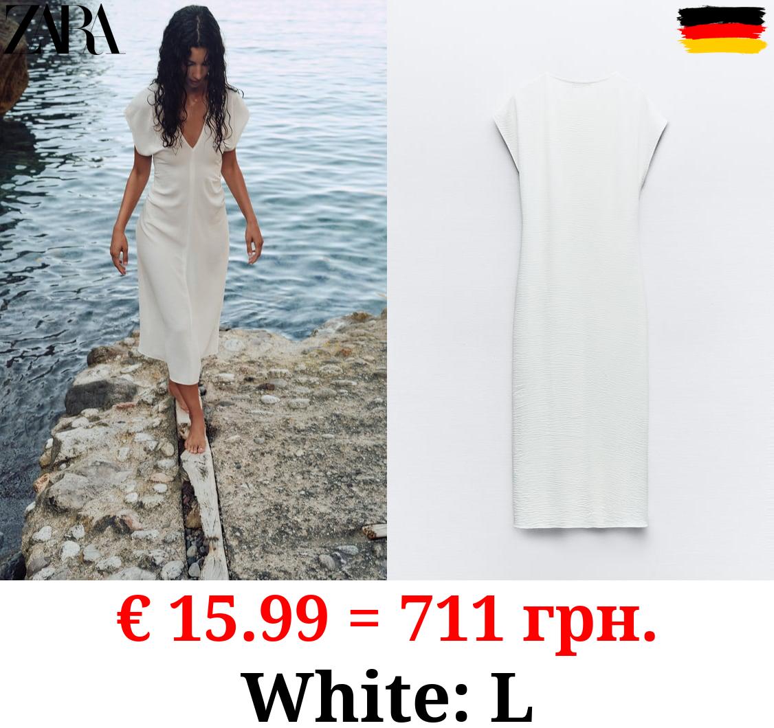 FLOWING DRESS WITH GATHERING