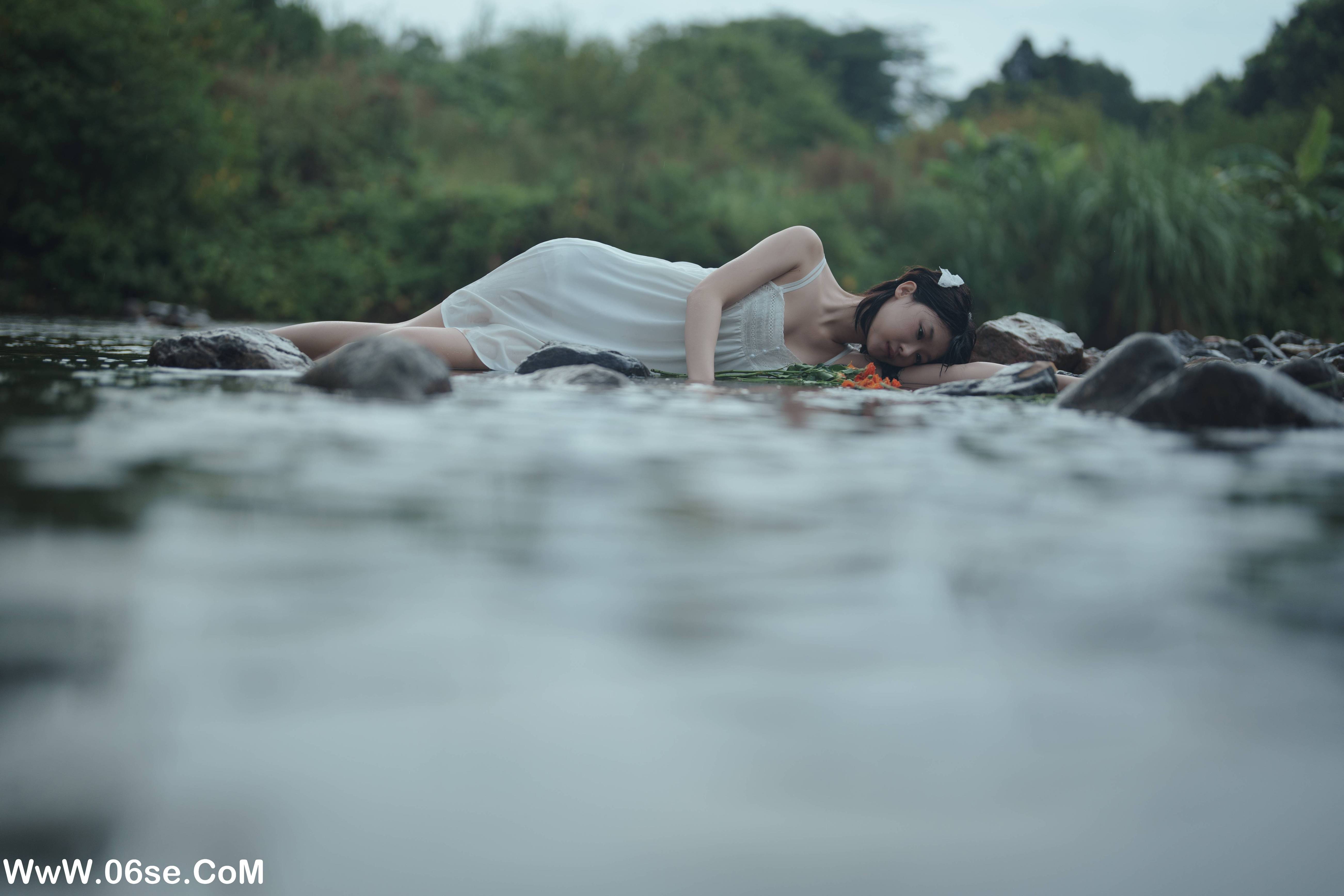 图片[32]-[YITUYU艺图语]2022.09.12 又甜又欲，很难不爱。山涧溪水，清凉一夏 七七[56+1P／461MB]-六色网