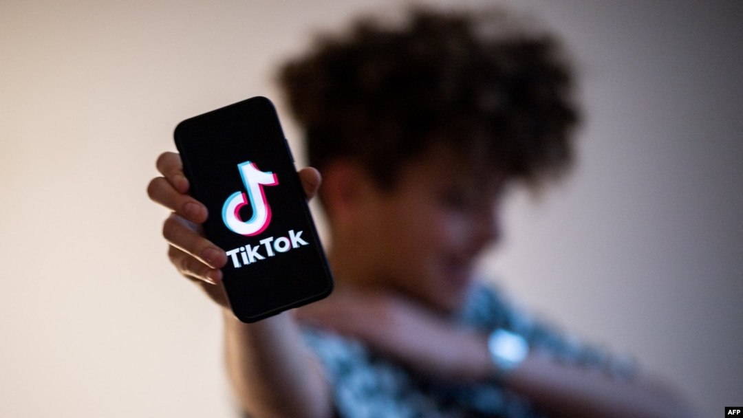 TikTok запретил загружать видео пользователям из России