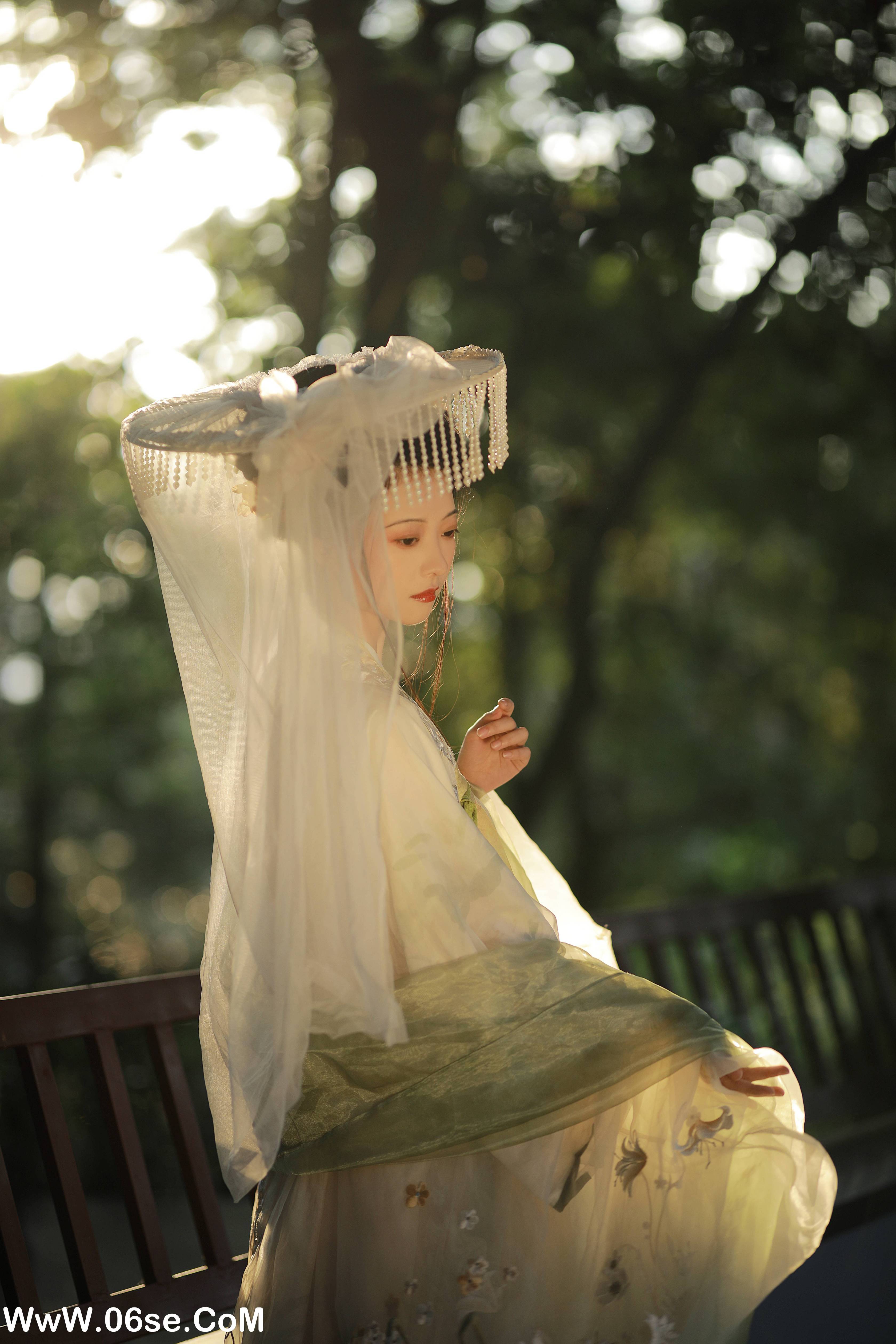 图片[38]-[YITUYU艺图语]2022.12.29 秋色如画 YunFleur[37+1P／700MB]-六色网