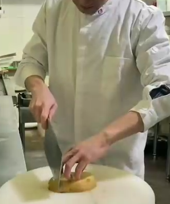 Una patata a panal de abejas