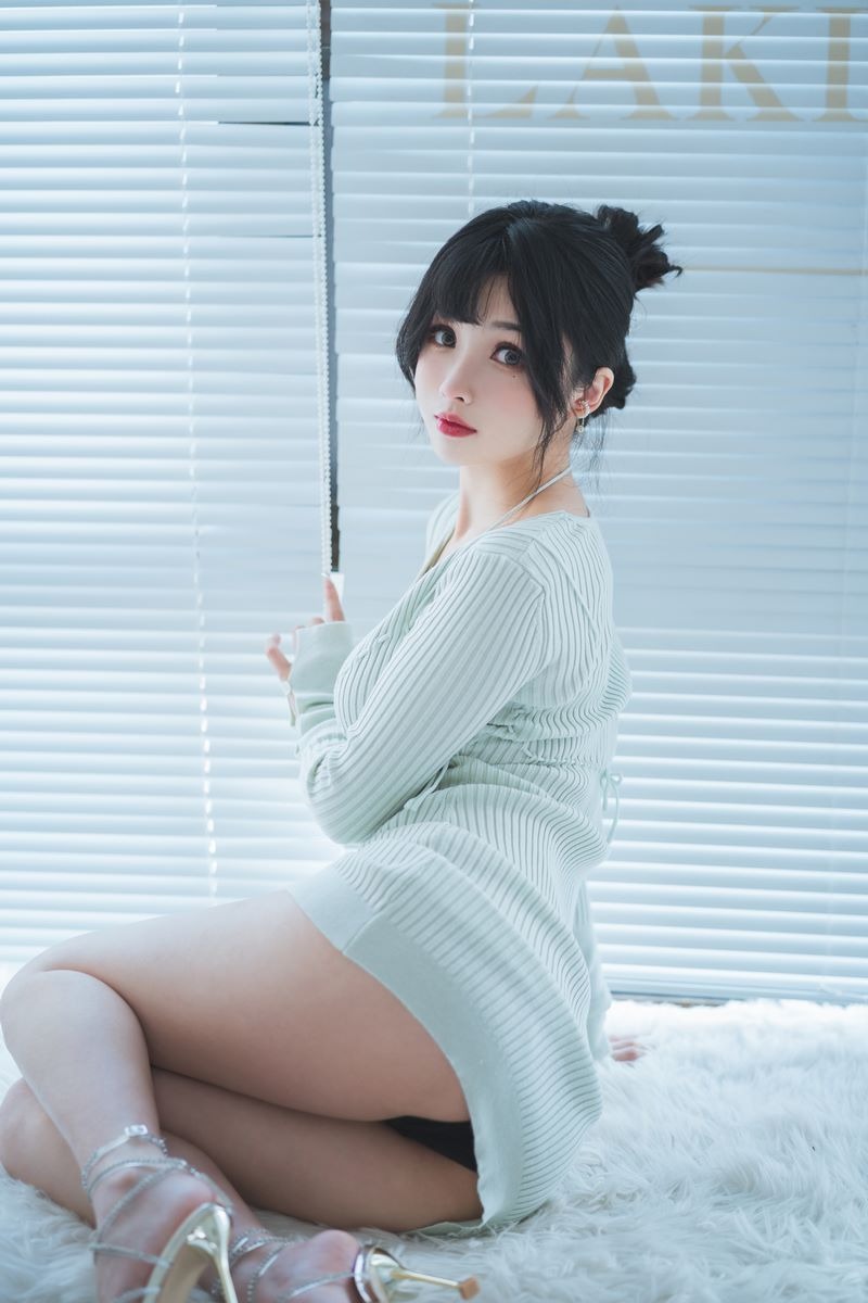 [Cos]凉凉子 - 人妻毛衣 [54P] 10