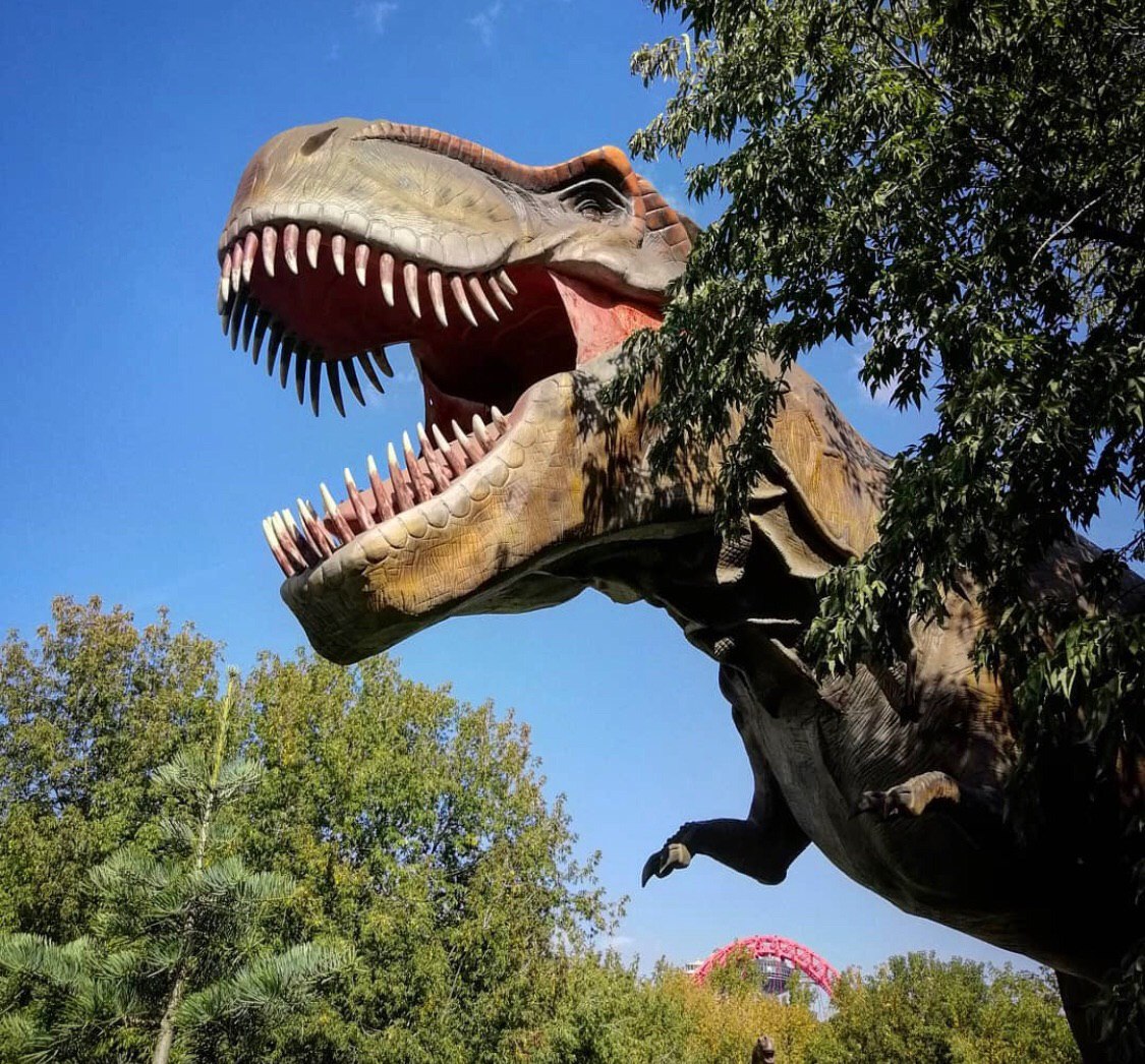 парк сказка динозавры в крылатском