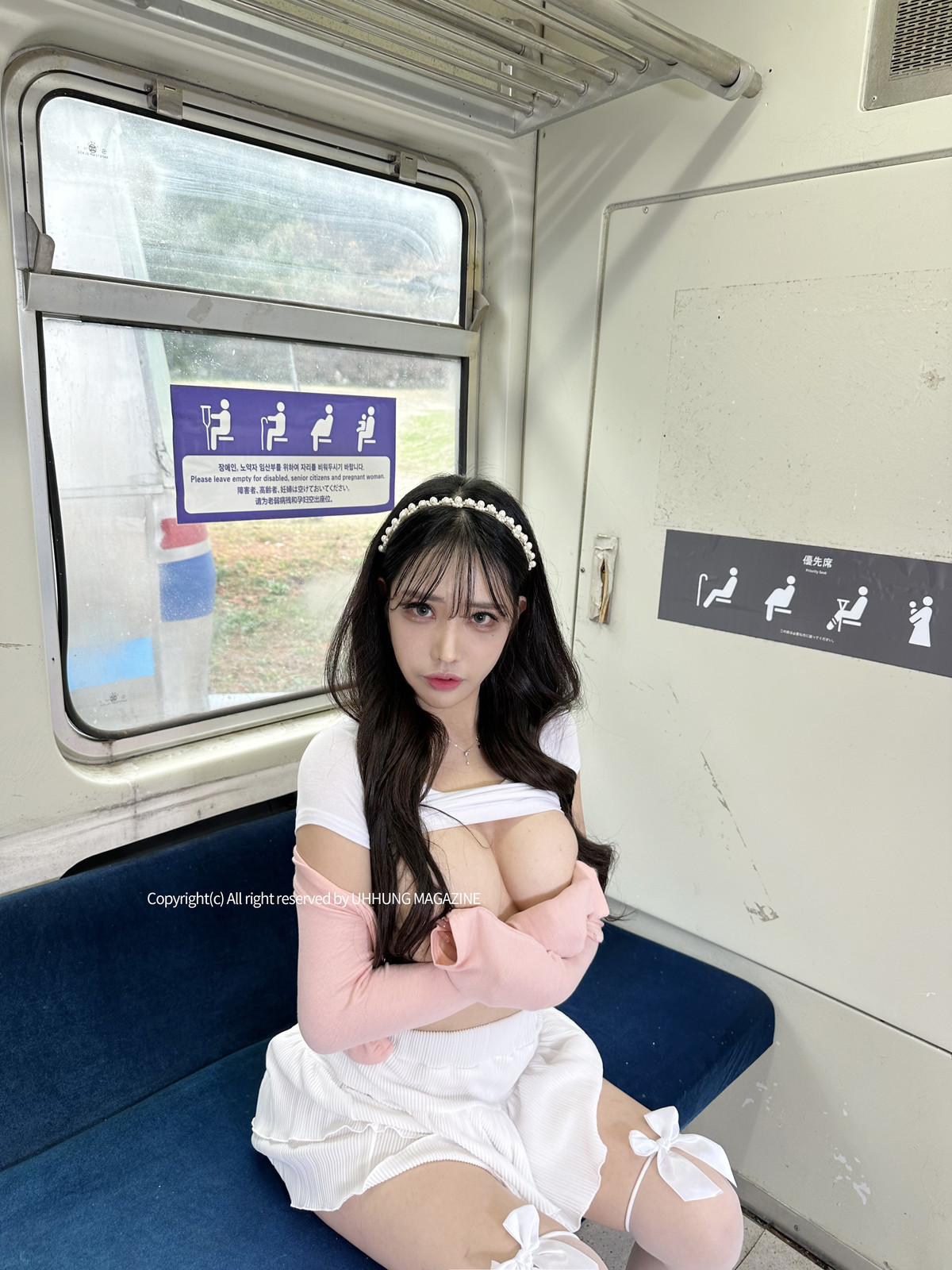 Hani 하니, UHHUNG Magazine “The Girlfriend on The Subway” Set.01 36