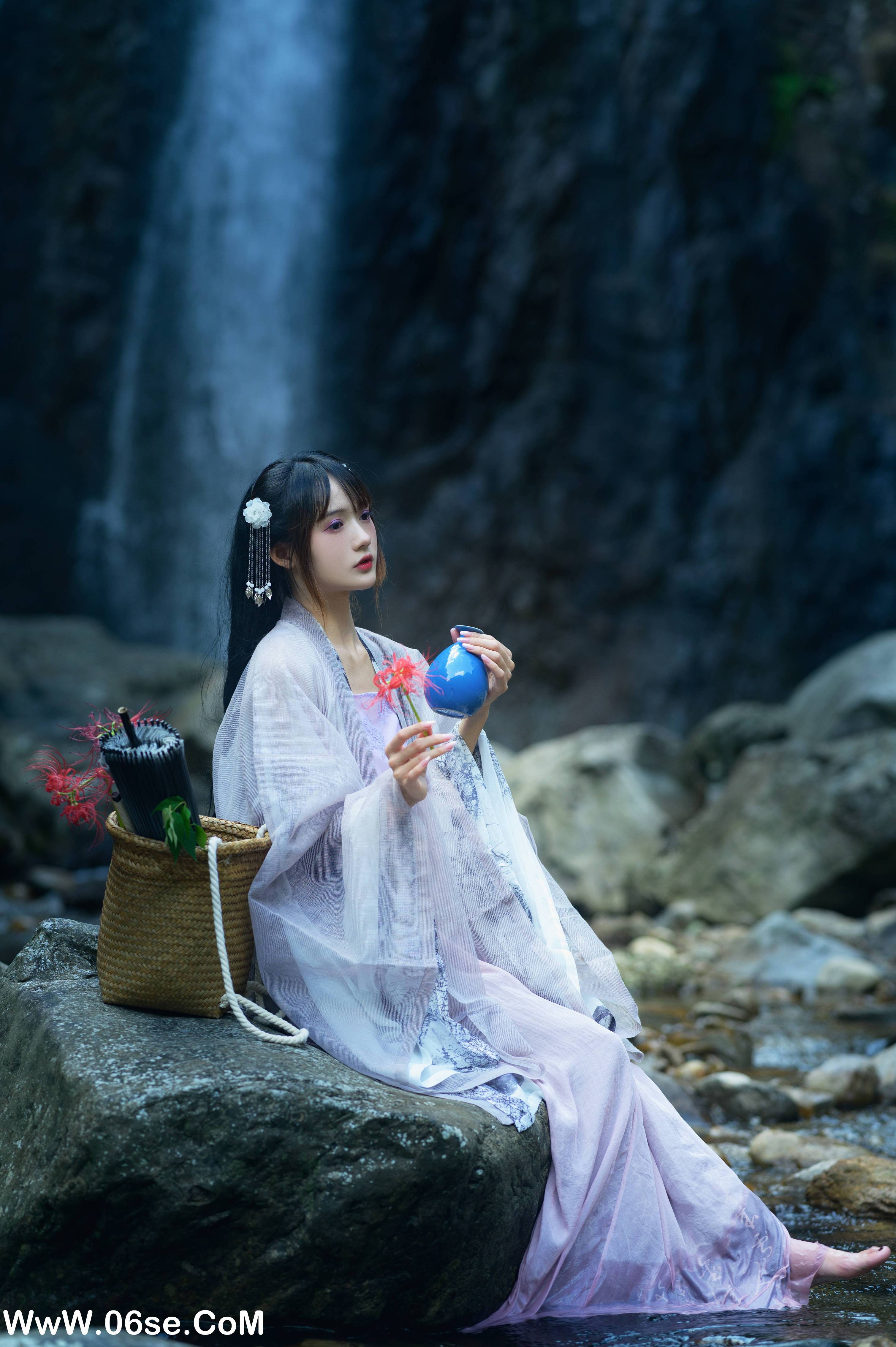 图片[32]-[YITUYU艺图语]2022.07.12 寻蝶梦 兔子Zzz不吃胡萝卜[35+1P／399MB]-六色网