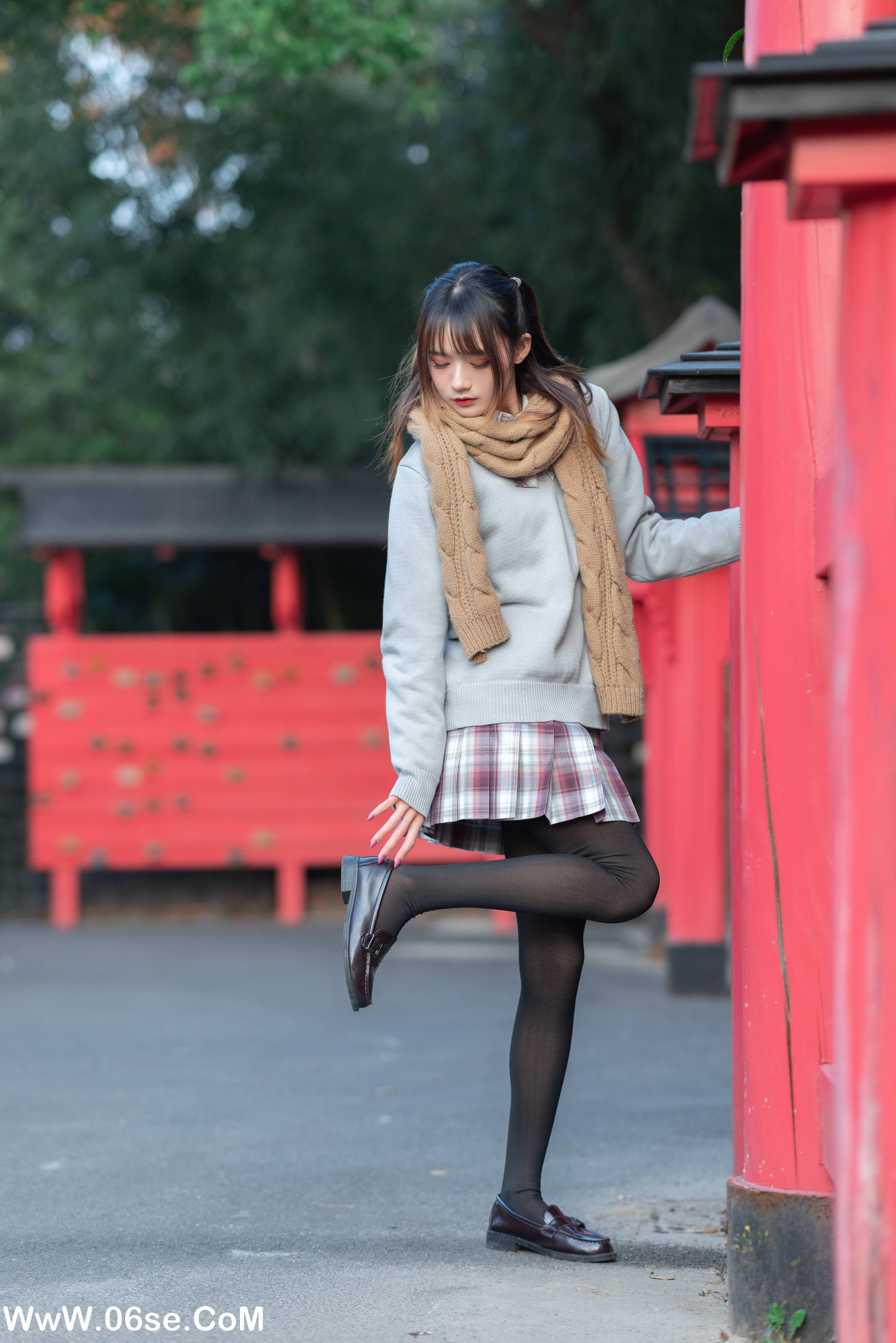 图片[27]-[YITUYU艺图语]2022.06.21 秋天的裙摆 兔子Zzz不吃胡萝卜[43P-435M]-六色网