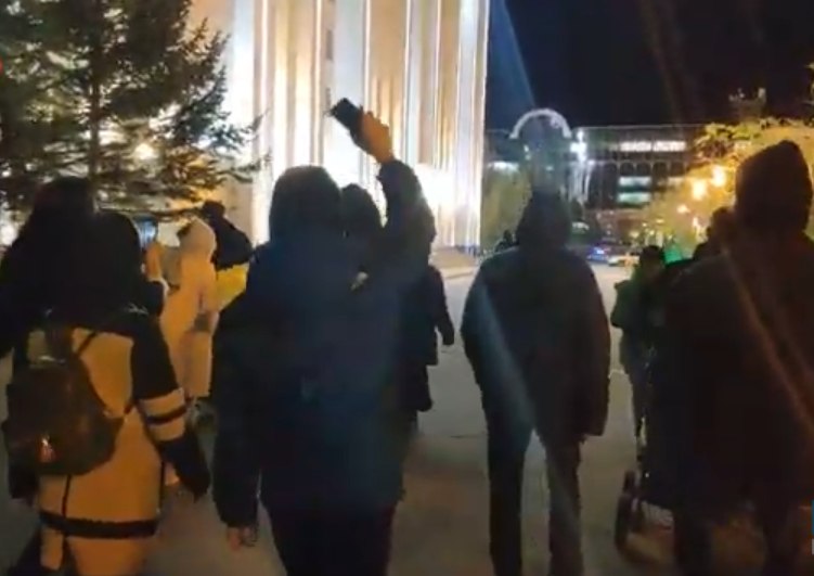 В Хабаровске задержали участницу протестных акций