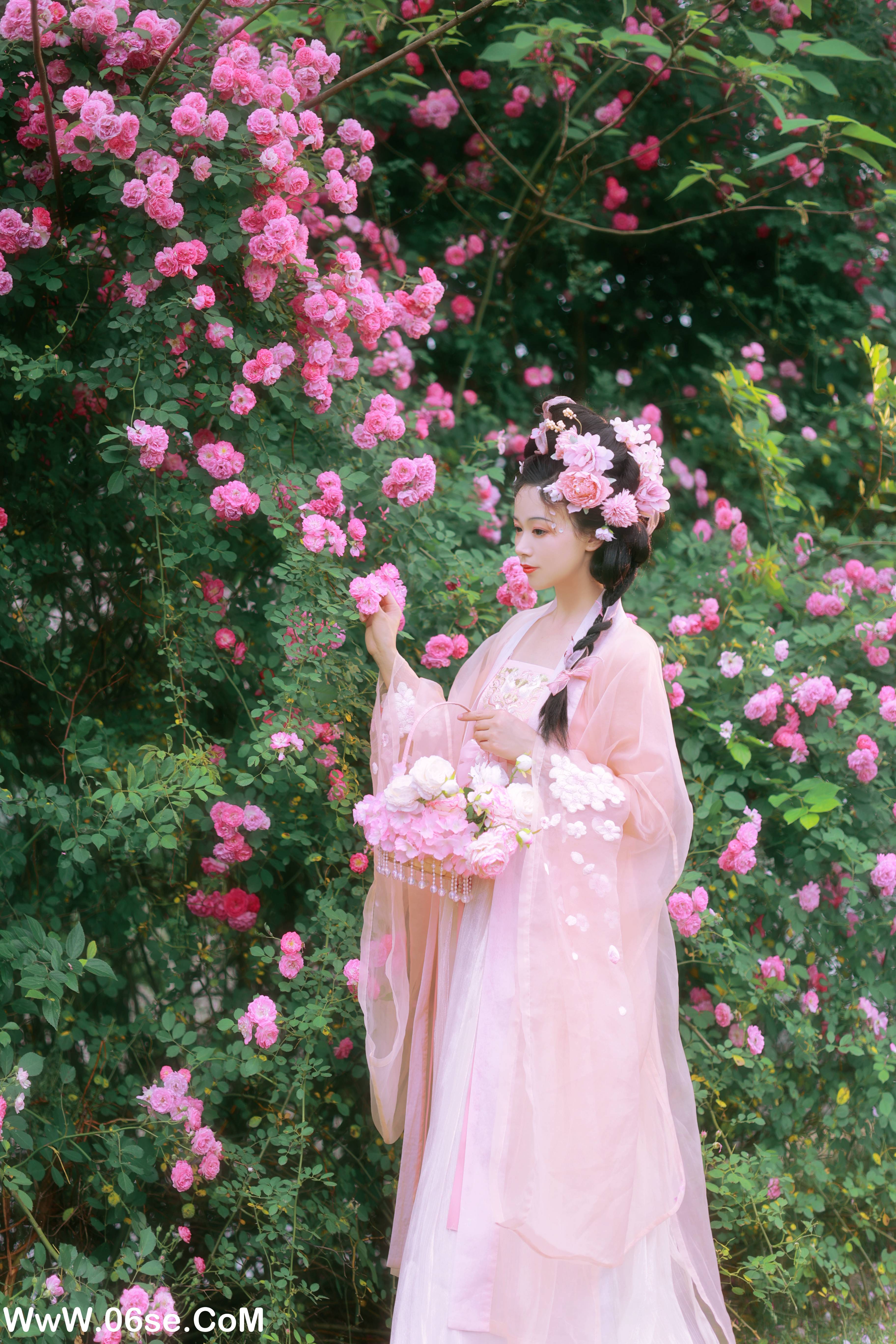 图片[25]-[YITUYU艺图语]2022.06.18 蔷薇花神 笑笑[35P-303.54MB]-六色网