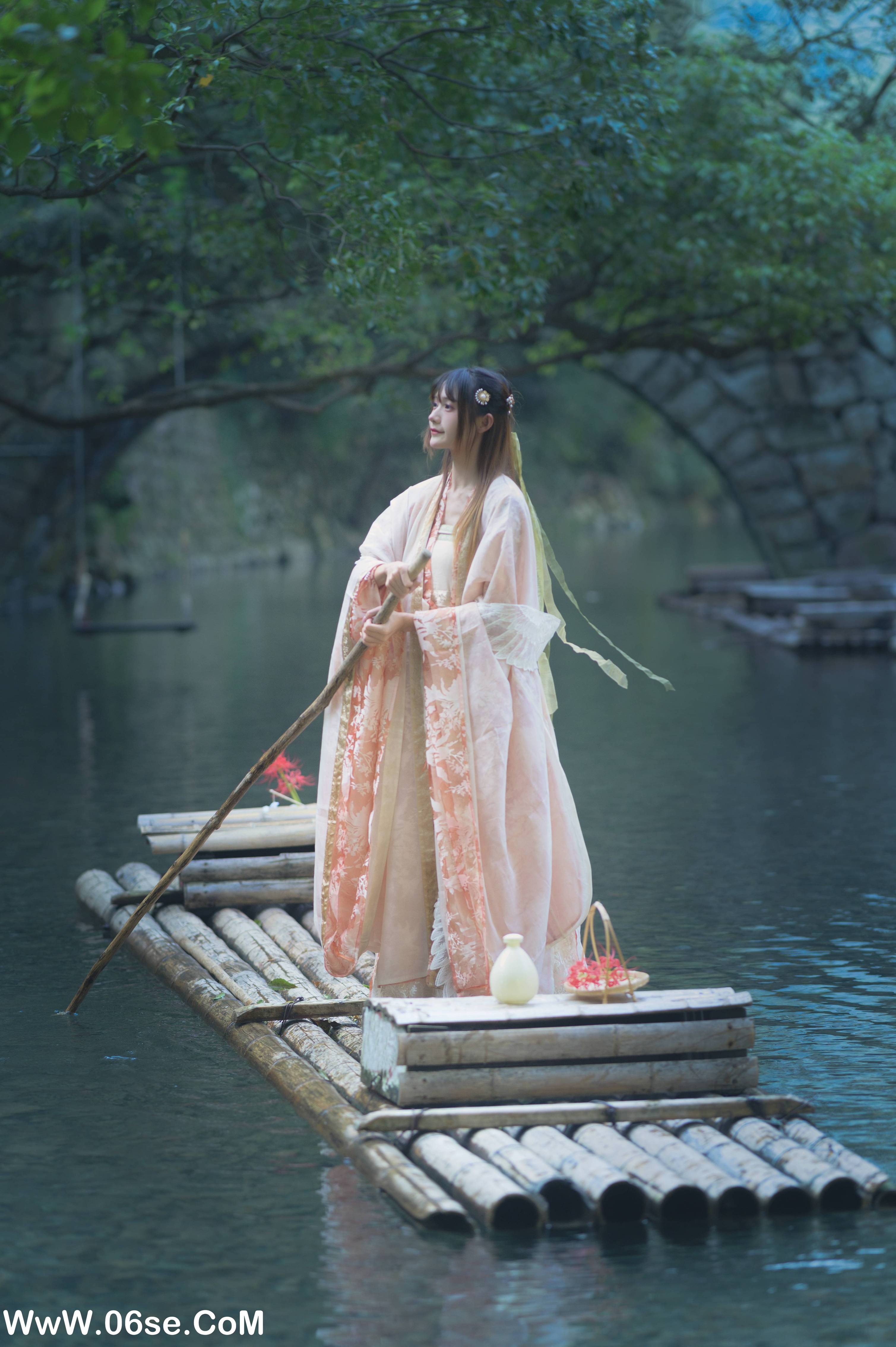 图片[24]-[YITUYU艺图语]2022.07.09 烟雨江南 兔子Zzz不吃胡萝卜[26+1P／273MB]-六色网