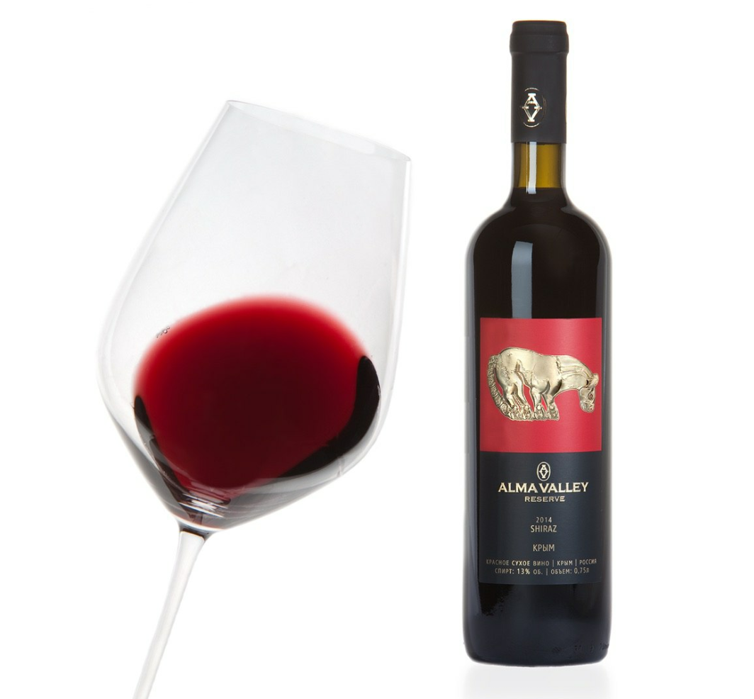 Вино повышает. Вино Альма Валлей Шираз. Вино Johnny q Shiraz. Красное вино. Shiraz вино красная этикетка.