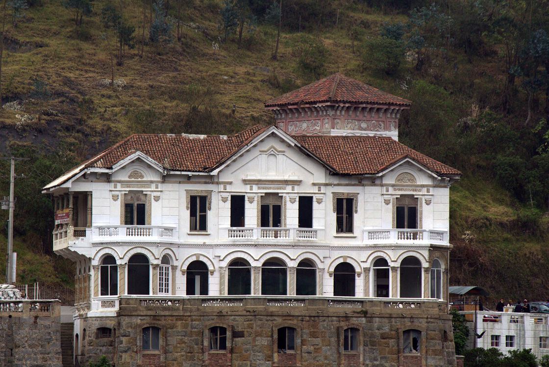 Заброшенный отель сальто в Колумбии