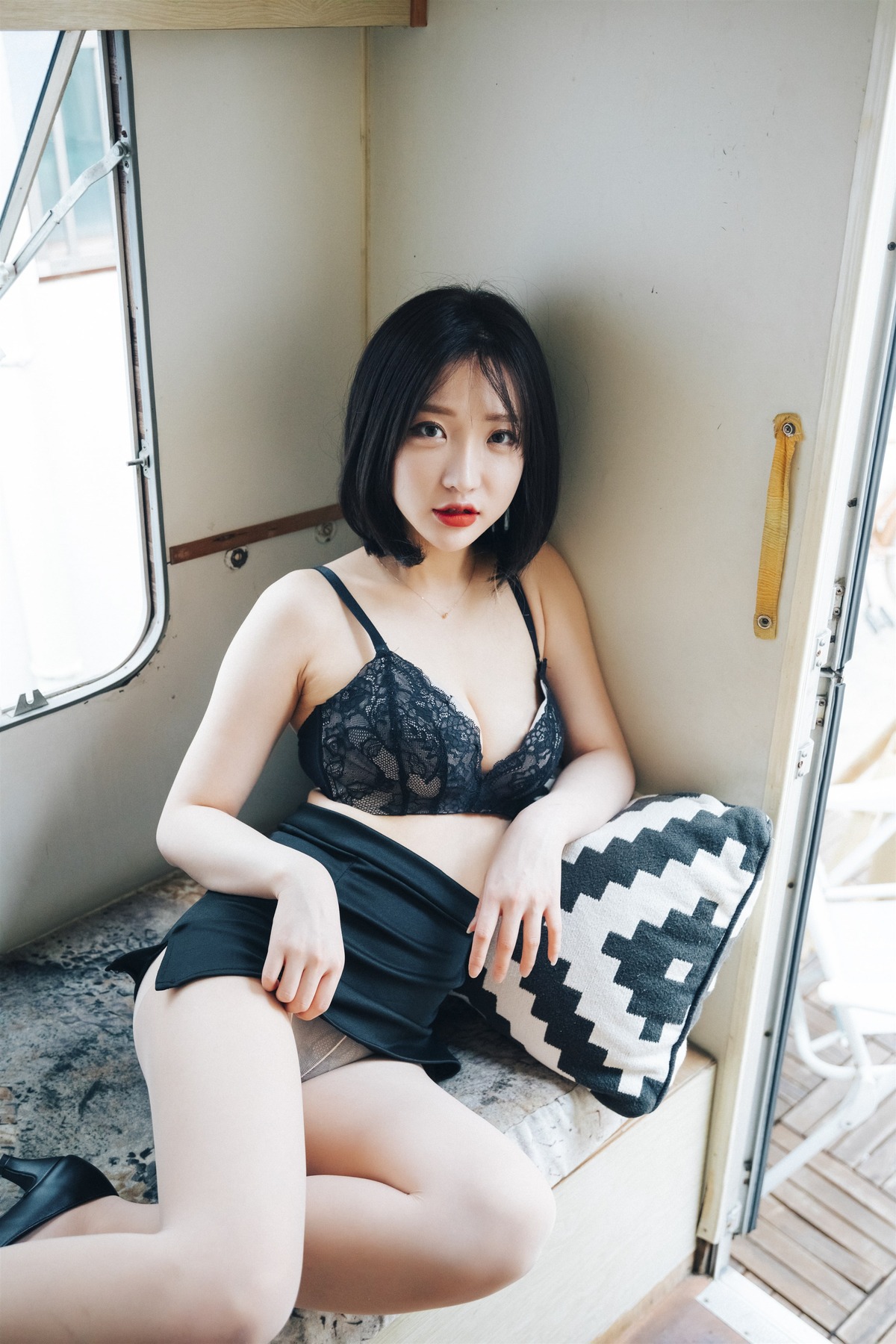 Son Yeeun 손예은, [LOOZY] Officegirl s Vacation Vol.02 - Set.02 14