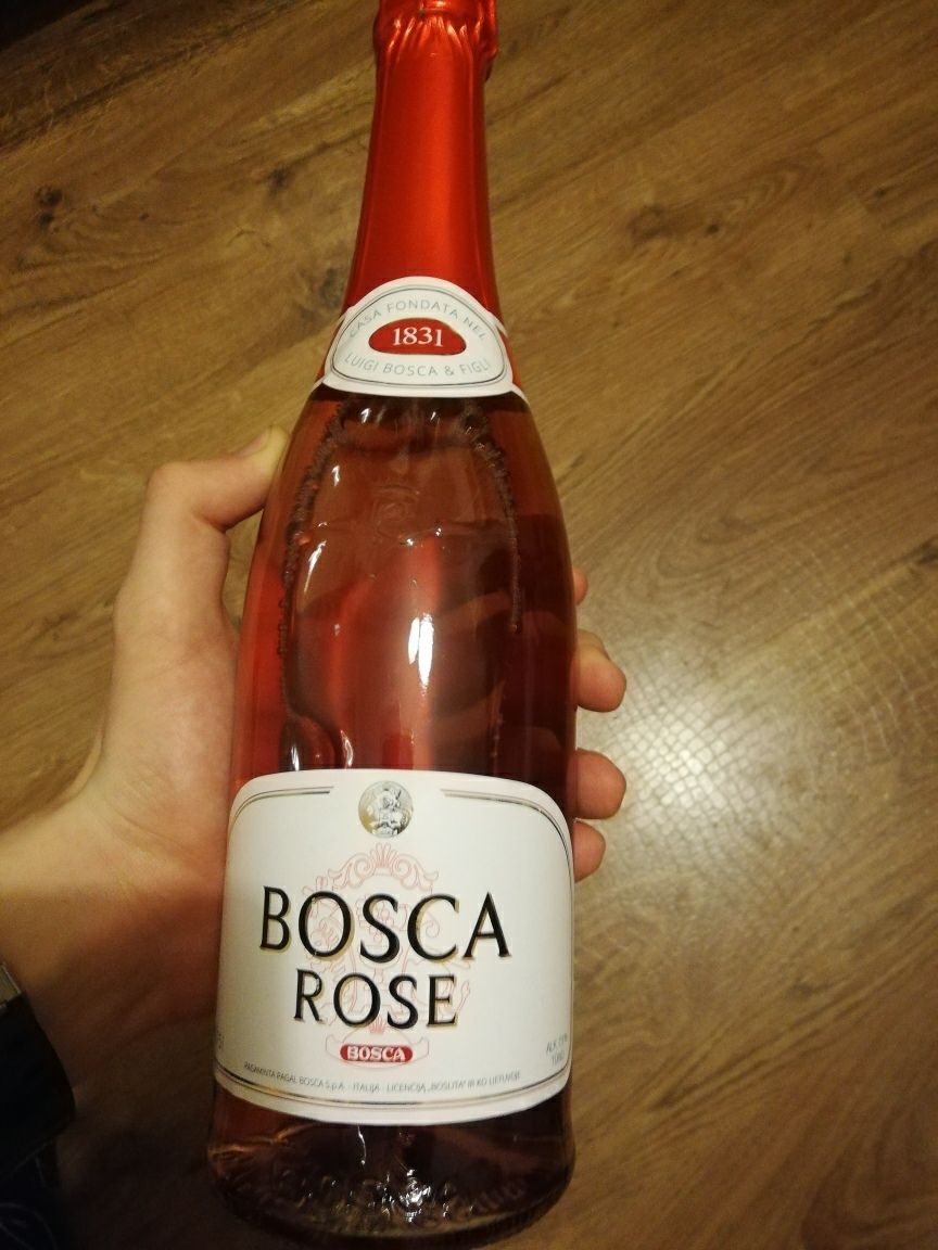 Лучший боско. Вино Bosca Rose. Bosca Rose безалкогольное. Винный напиток "Bosca" Rose. Боско красное шампанское.