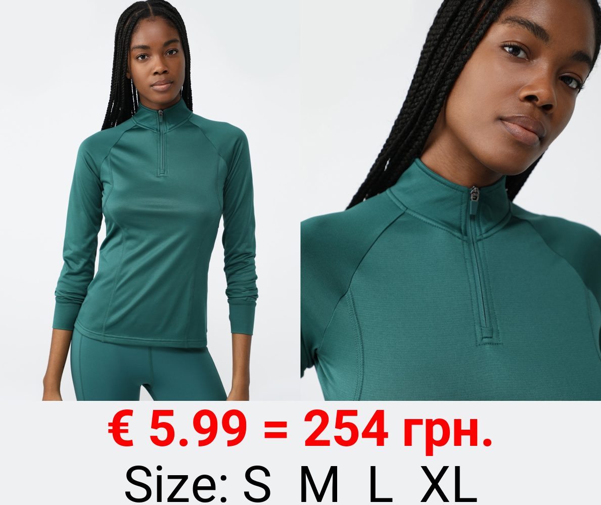 Sporty high neck T-shirt