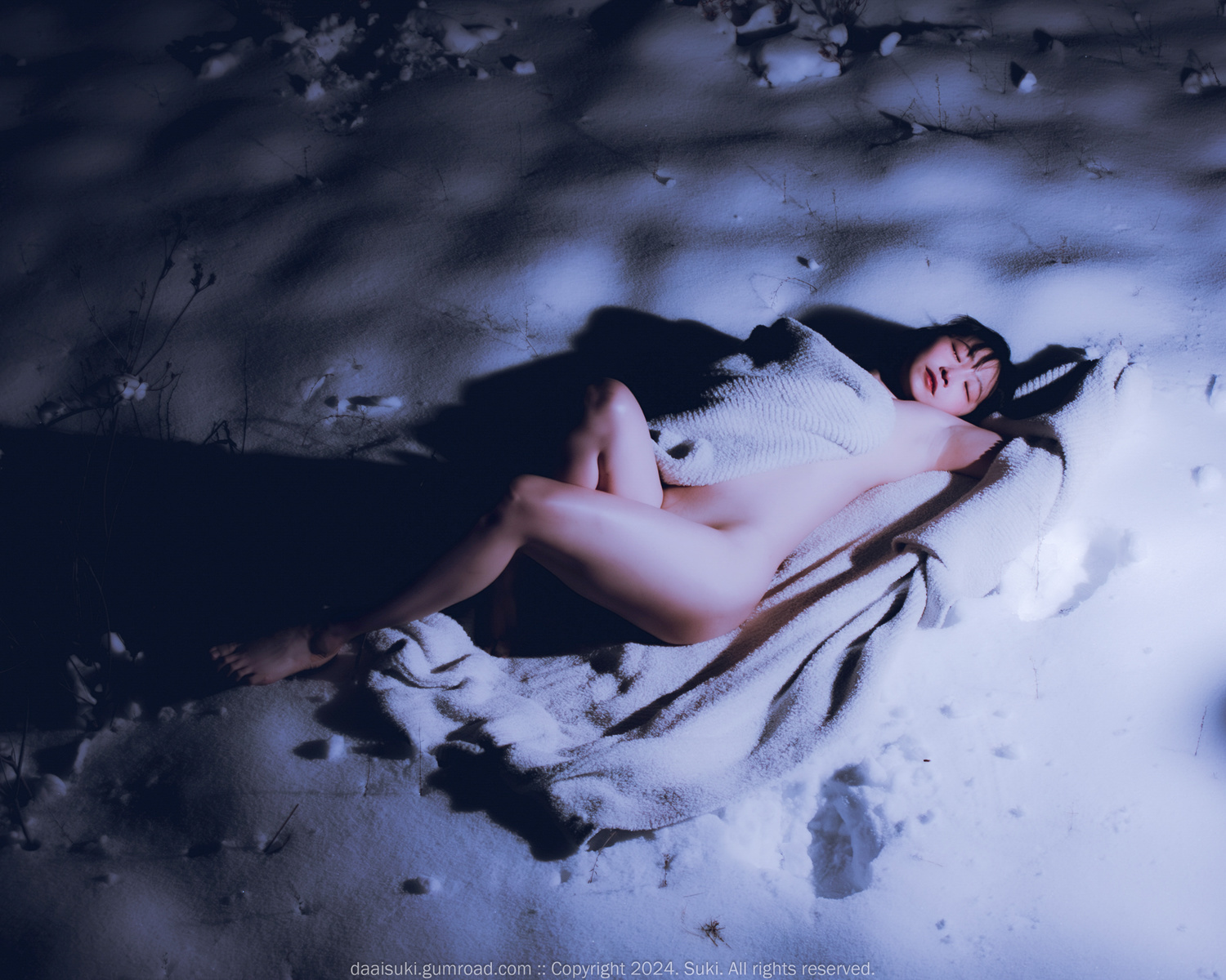Suki 숙희, Photobook “Snowy Night” Set.01 30