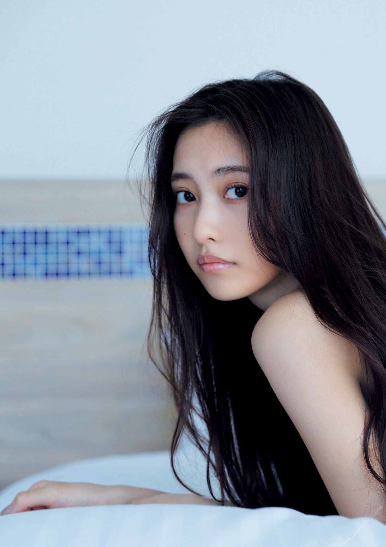 佐野ひなこ写真集「COLORS」 週プレ PHOTO BOOK 145P 81