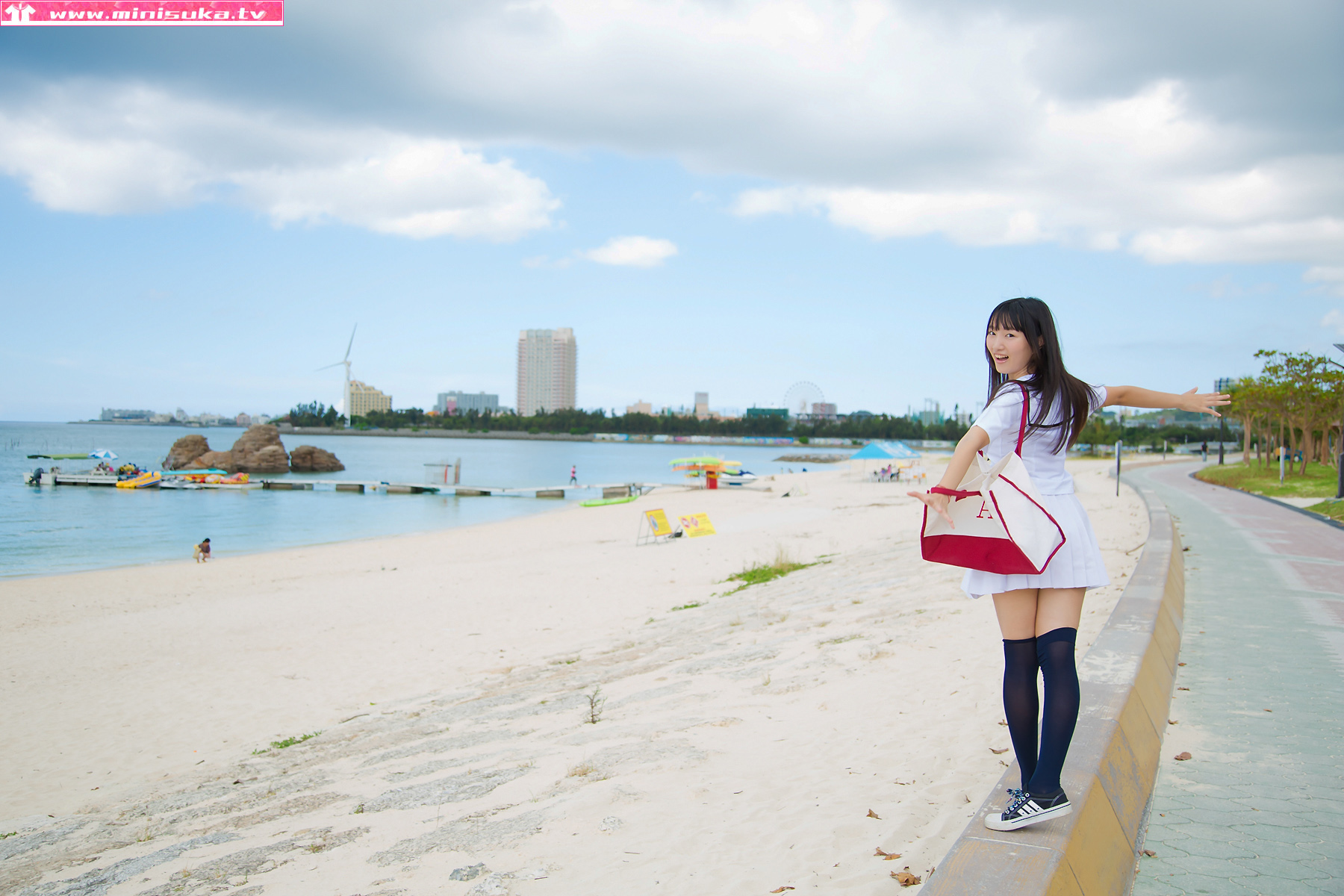 [Image: b250b66cefb1640ea28d4.jpg]